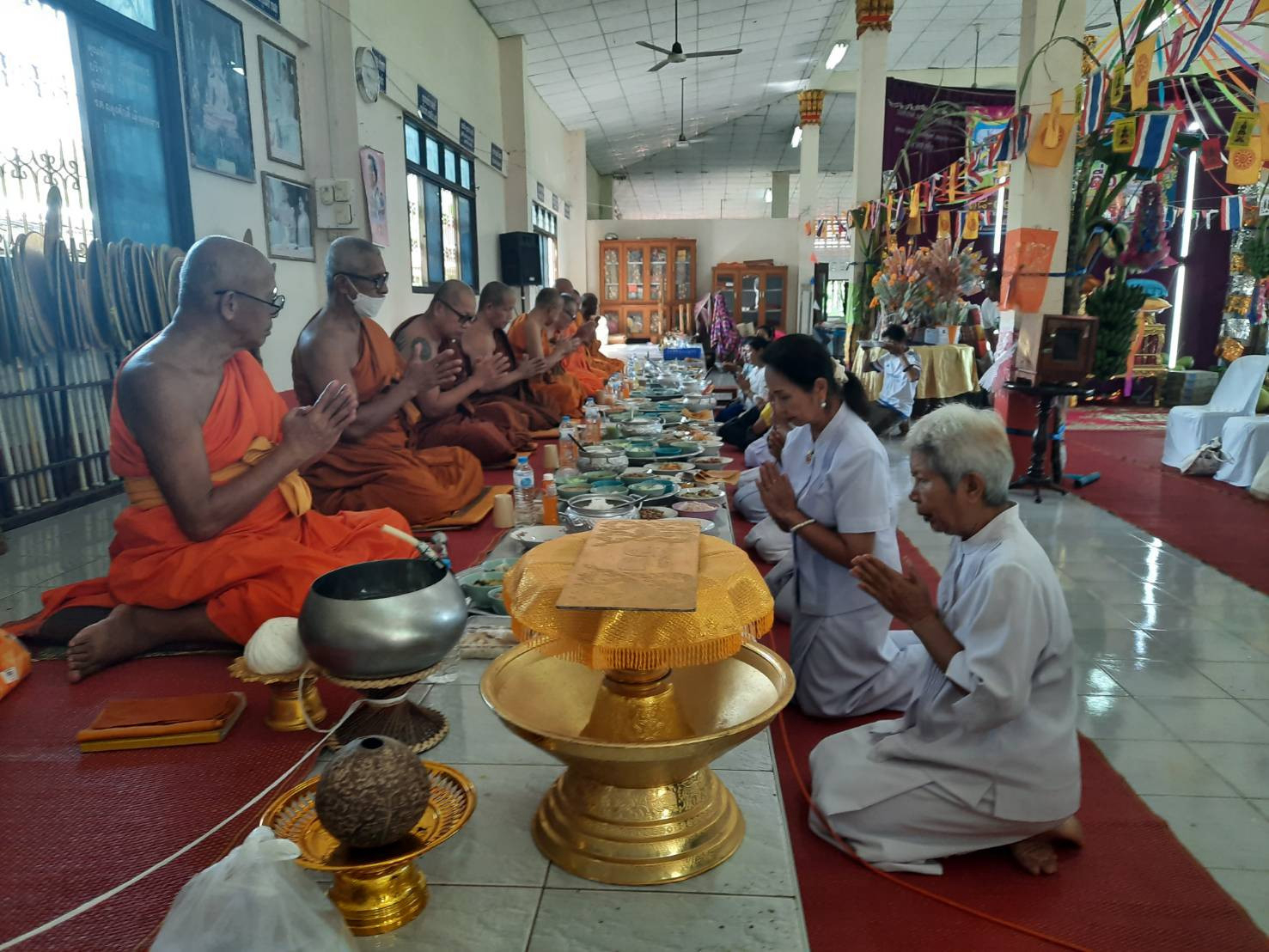 ภาพร่วมพิธีกรรมวัดซับเดื่อ