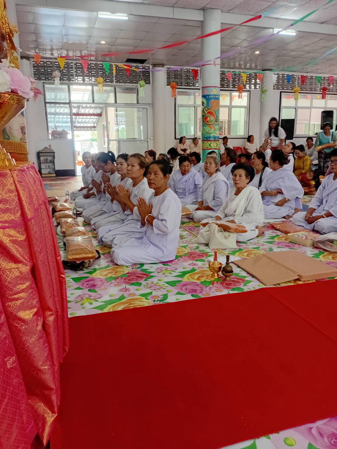 ภาพร่วมพิธีกรรมวัดนาพ่อสอง