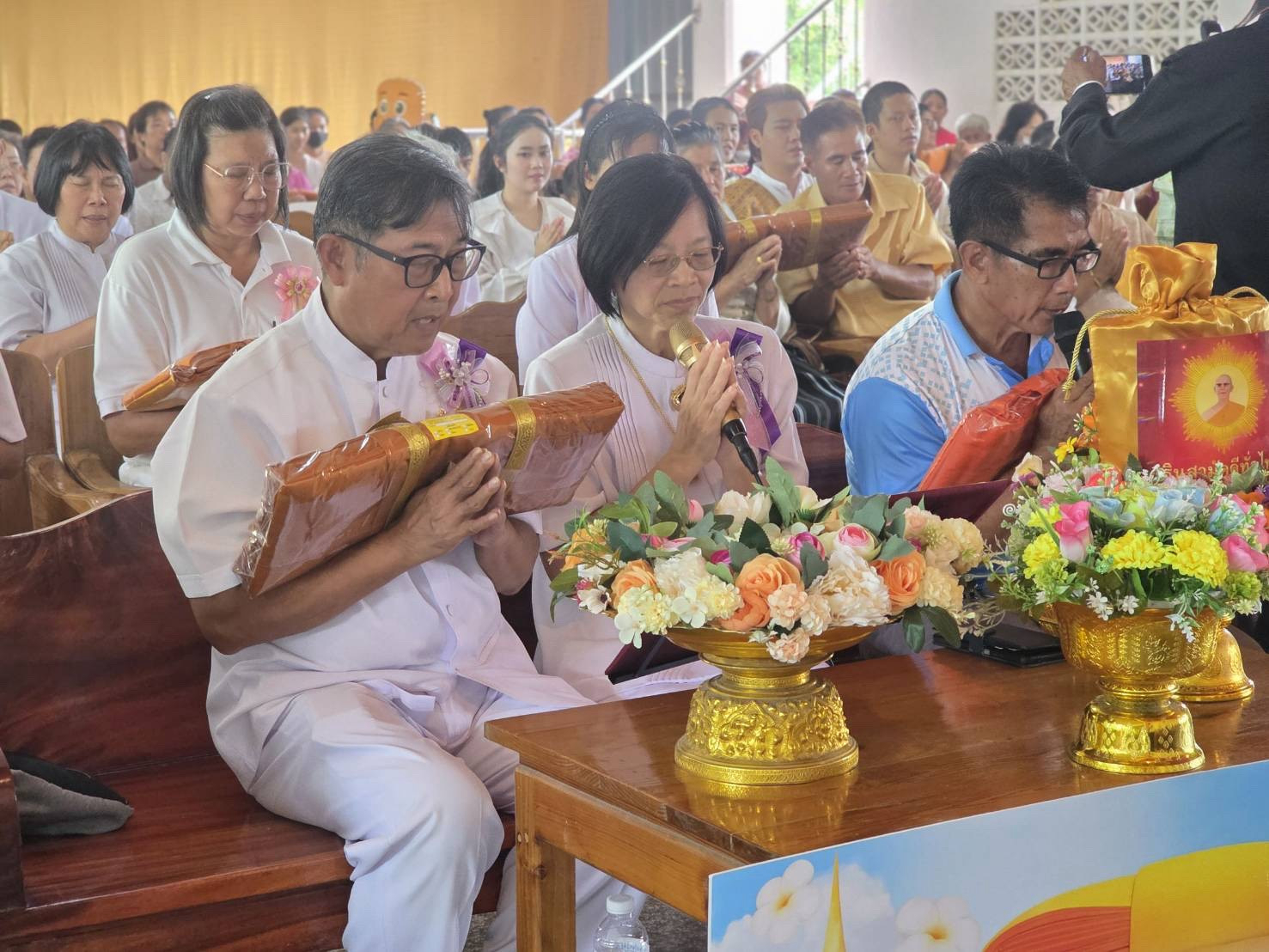 ภาพกล่าวคำถวายกฐินวัดพุทธสันติธรรม