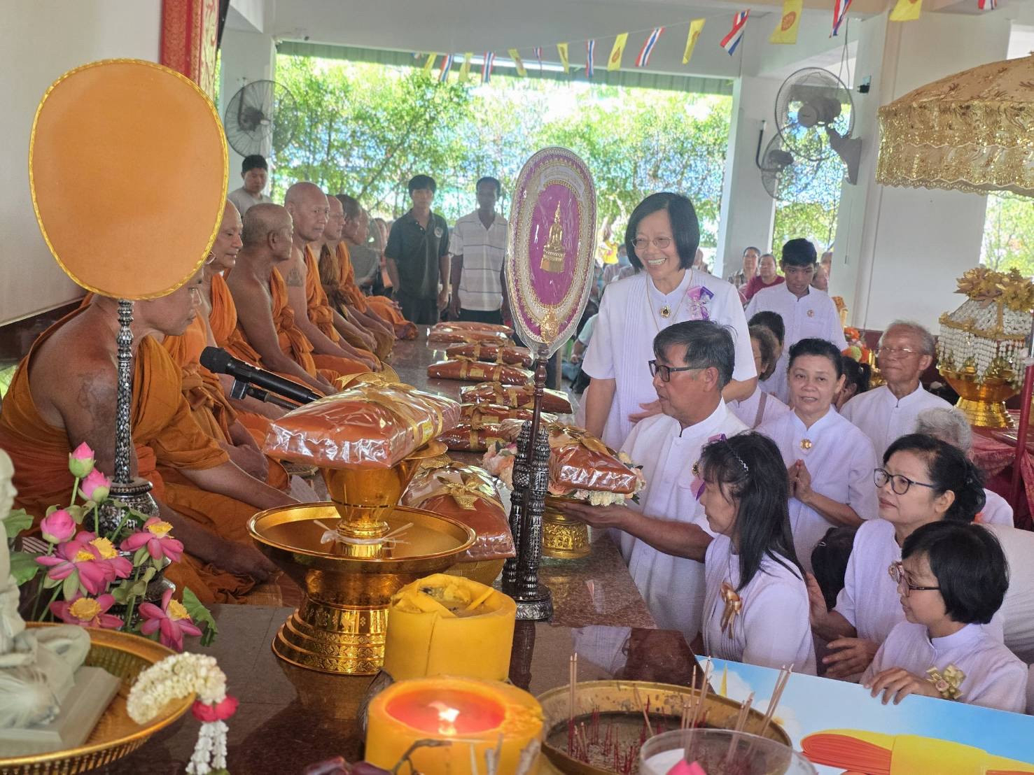 ภาพร่วมพิธีกรรมวัดพุทธสันติธรรม