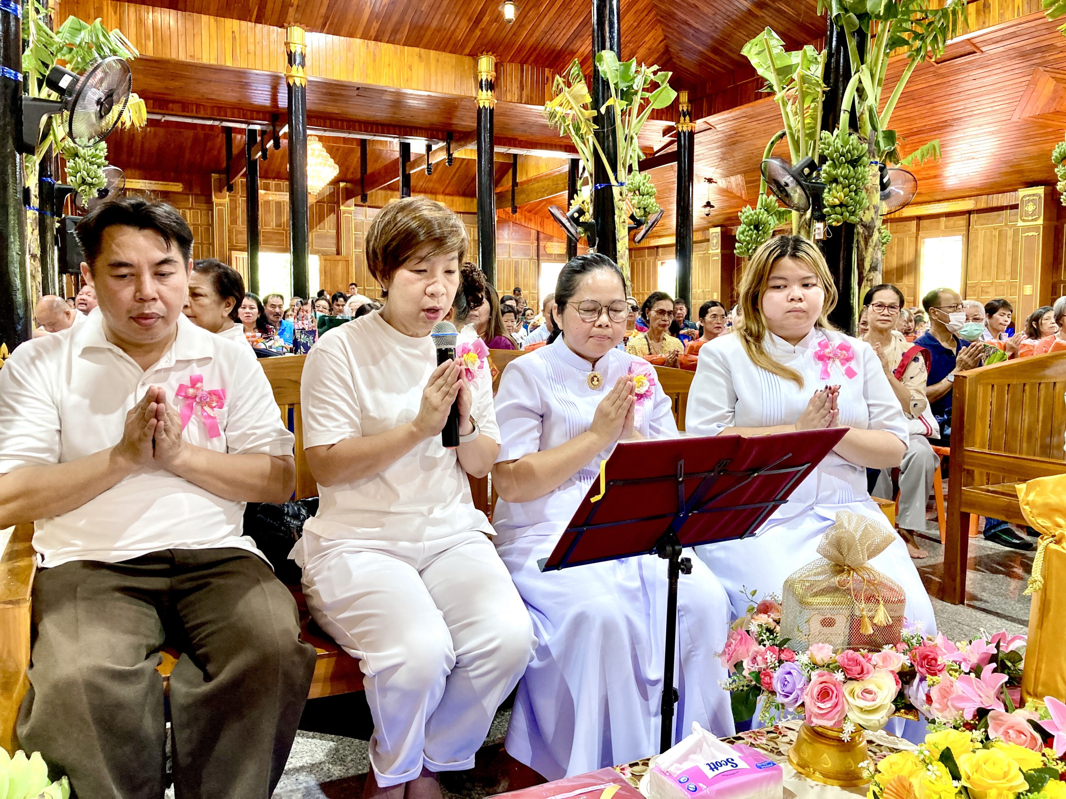 ภาพกล่าวคำถวายกฐินวัดน้อยเจริญสุข