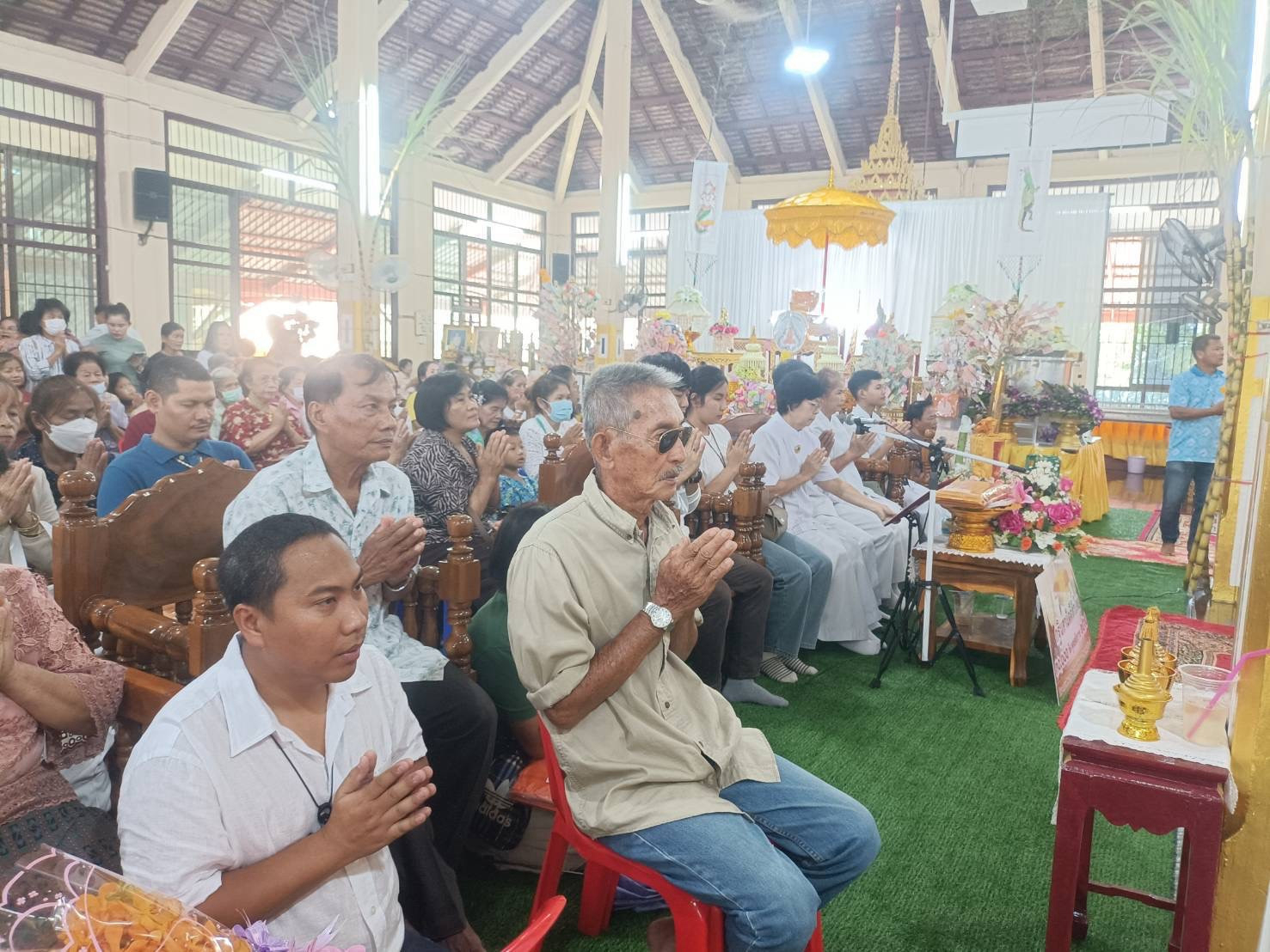 ภาพร่วมพิธีกรรมวัดลานตากฟ้า