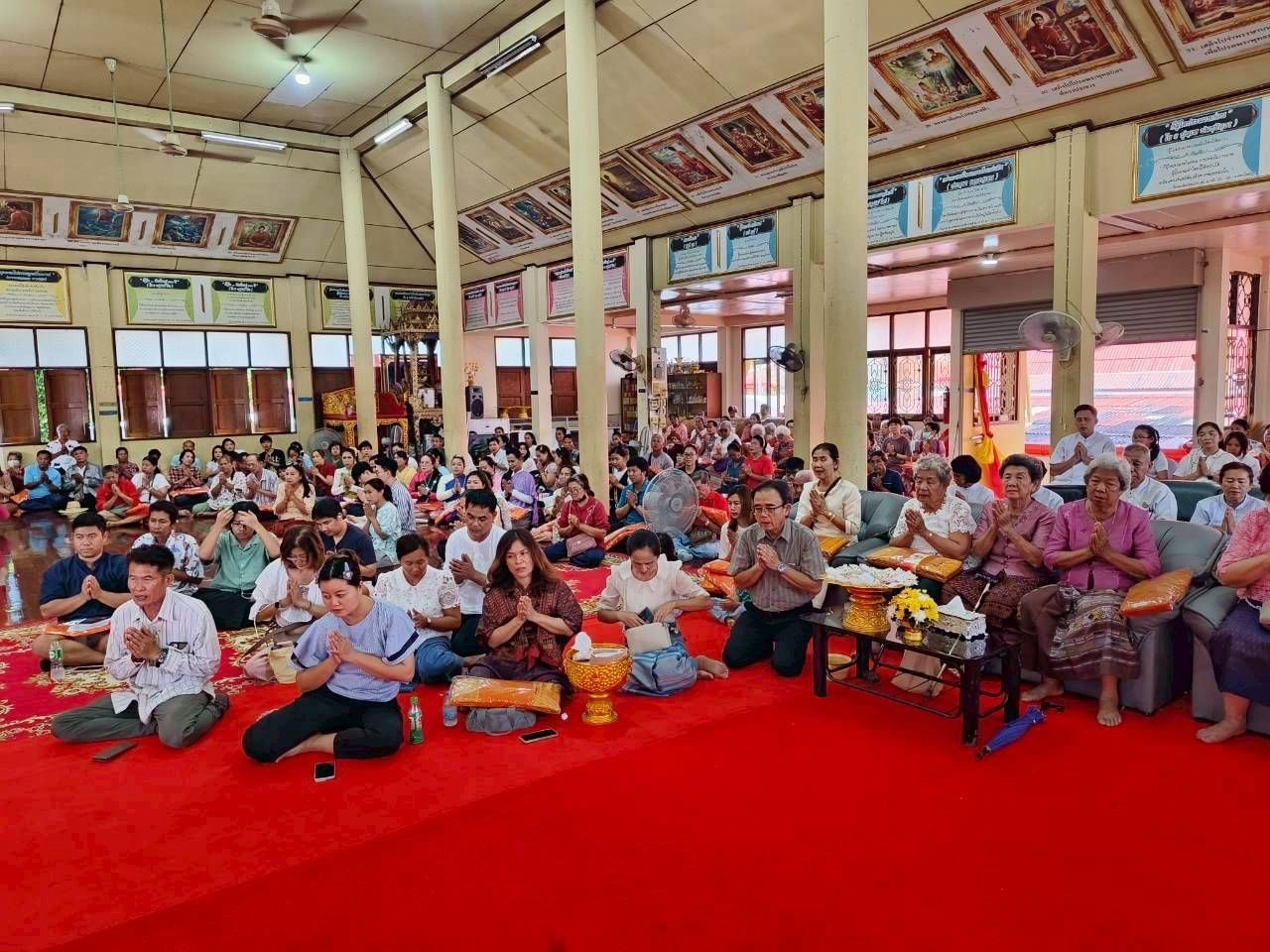 ภาพร่วมพิธีกรรมวัดหว้าเอน