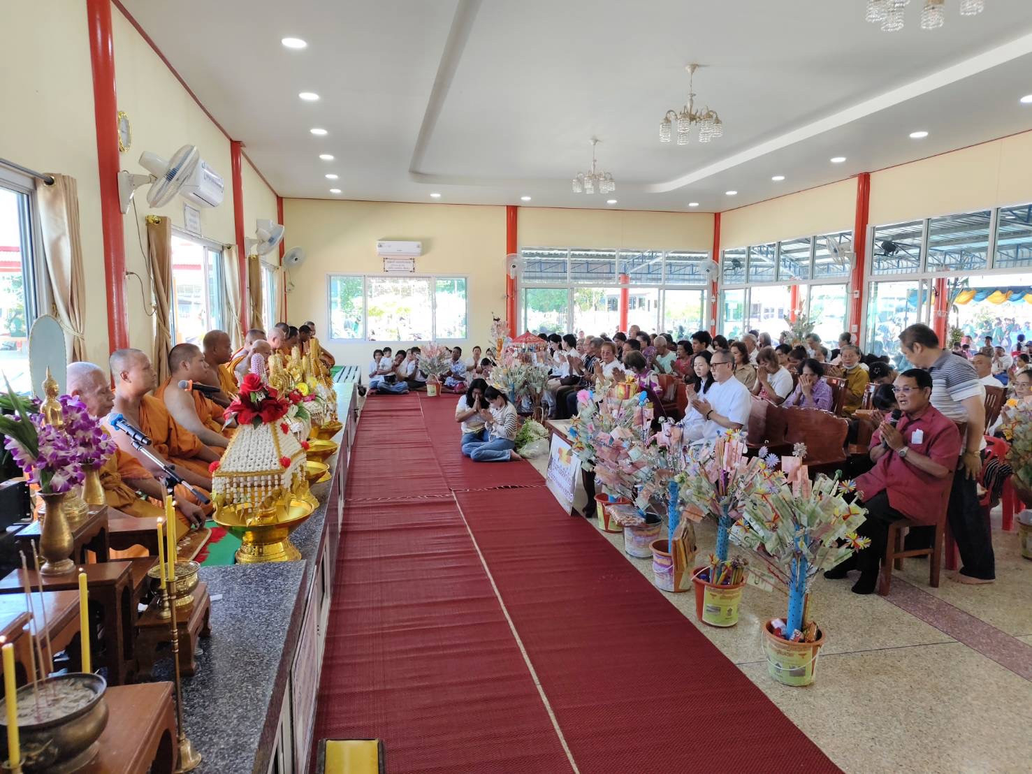 ภาพร่วมพิธีกรรมวัดผาสุการาม