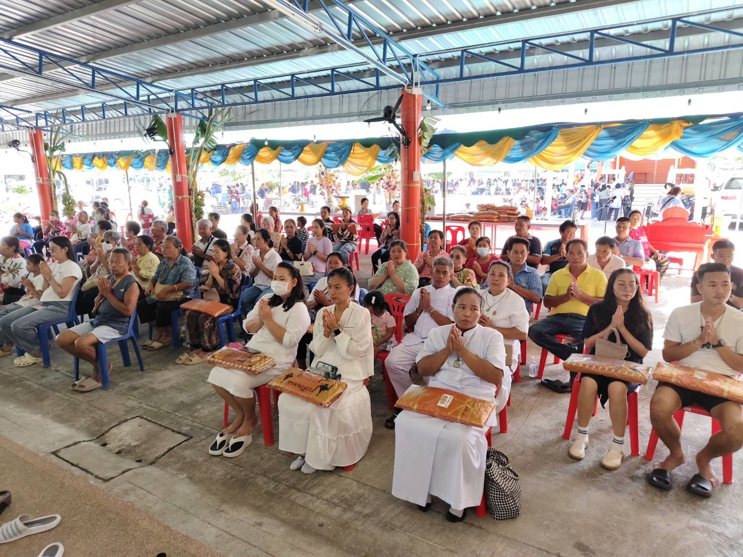 ภาพร่วมพิธีกรรมวัดผาสุการาม