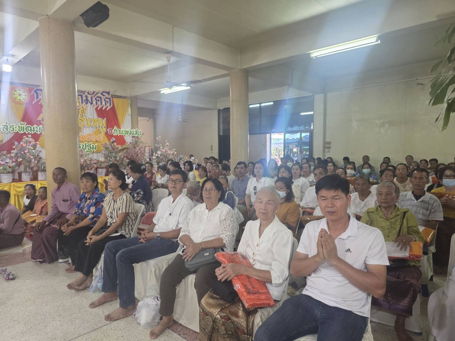 ภาพร่วมพิธีกรรมวัดหนองหมู