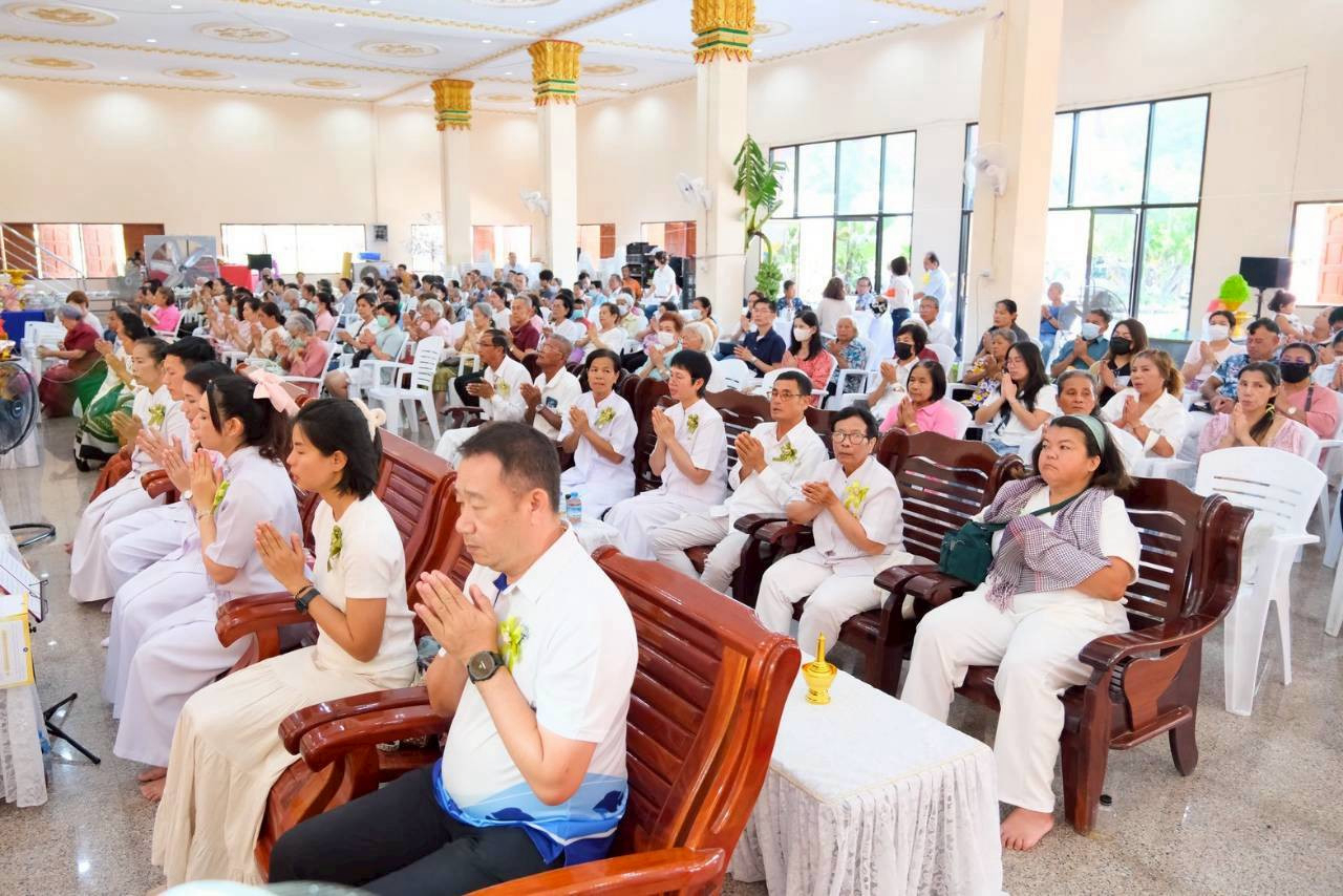 ภาพร่วมพิธีกรรมวัดทุ่งน้อย