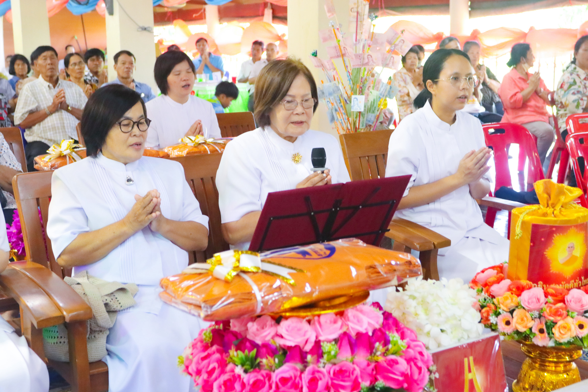 ภาพกล่าวคำถวายกฐินวัดไผ่สามตำลึง