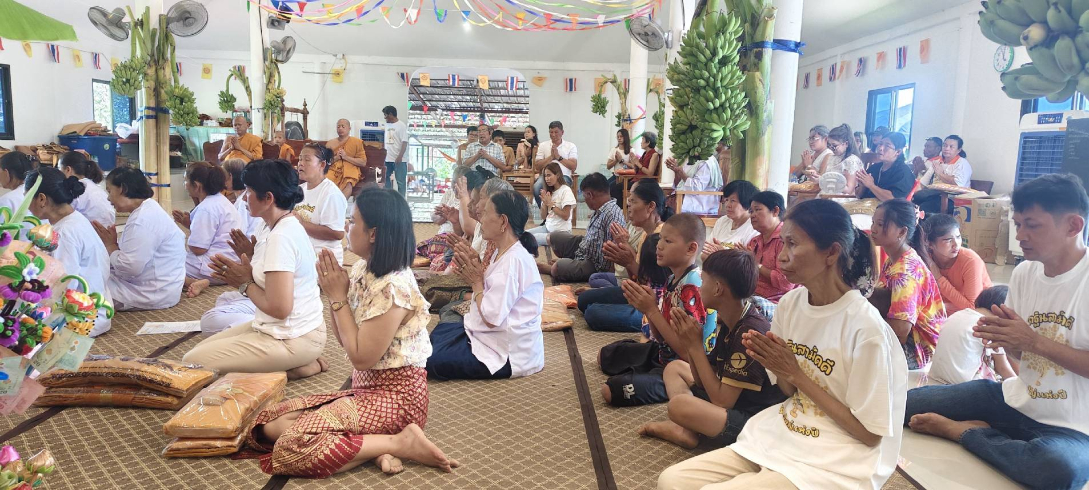 ภาพร่วมพิธีกรรมวัดท่าข้ามสุด