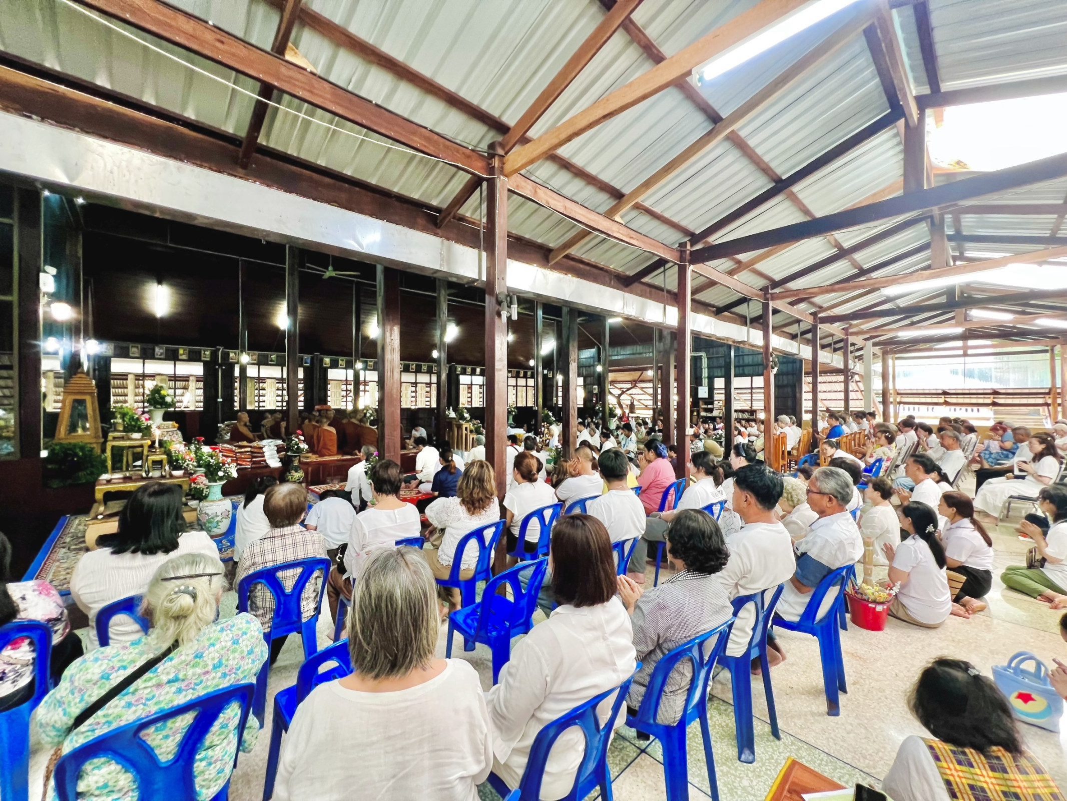 ภาพร่วมพิธีกรรมวัดป่าเขาใหญ่