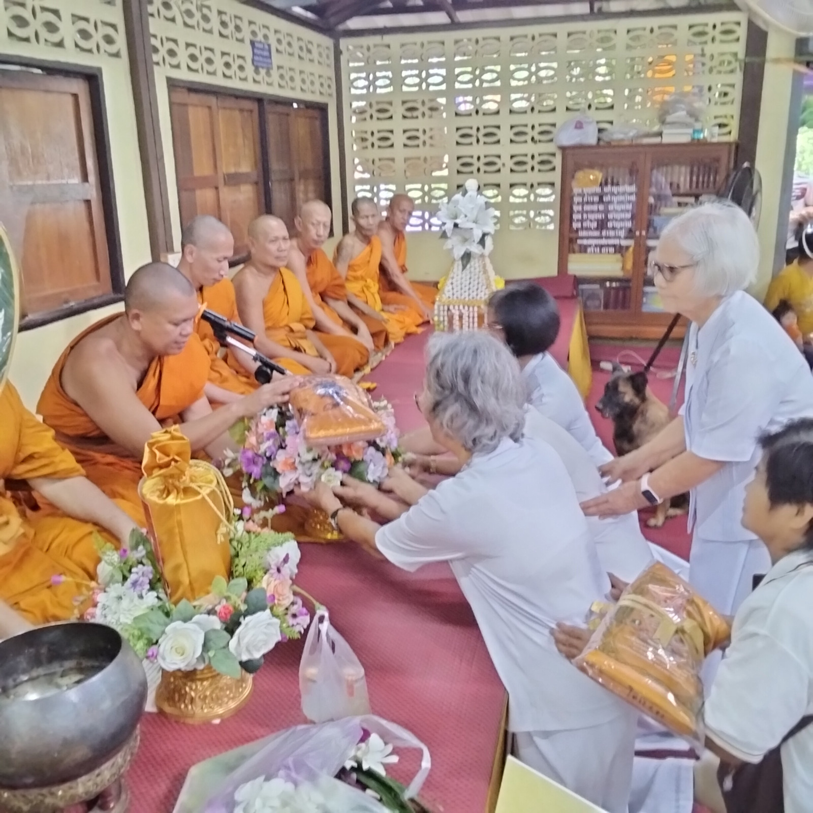 ภาพการถวายปัจจัยสำนักสงฆ์วังกุลา
