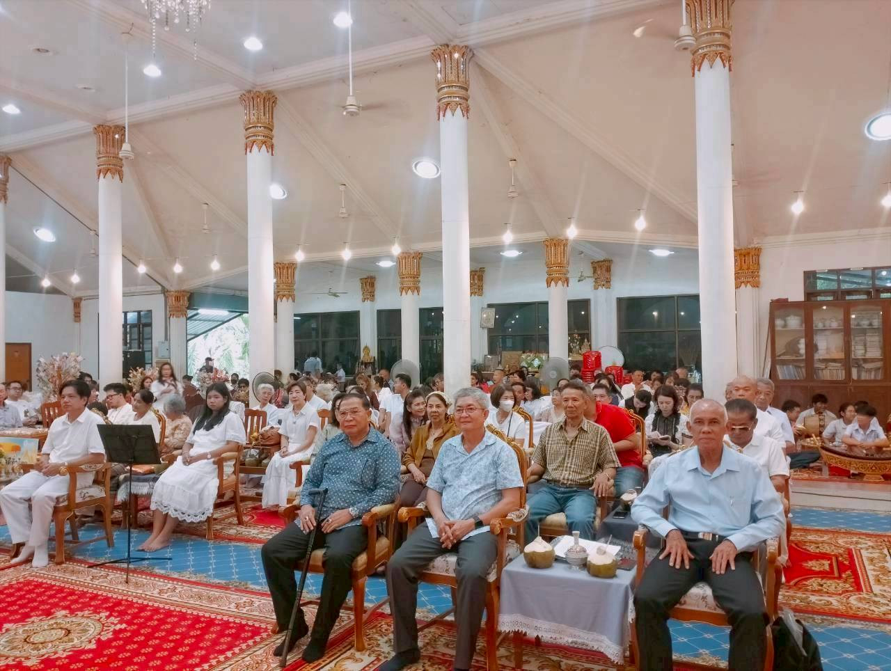 ภาพร่วมพิธีกรรมวัดถ้ำเขาปูน