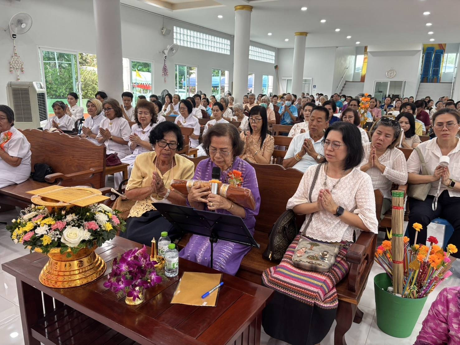 ภาพกล่าวคำถวายกฐินวัดราษฎร์ประชุมชนาราม