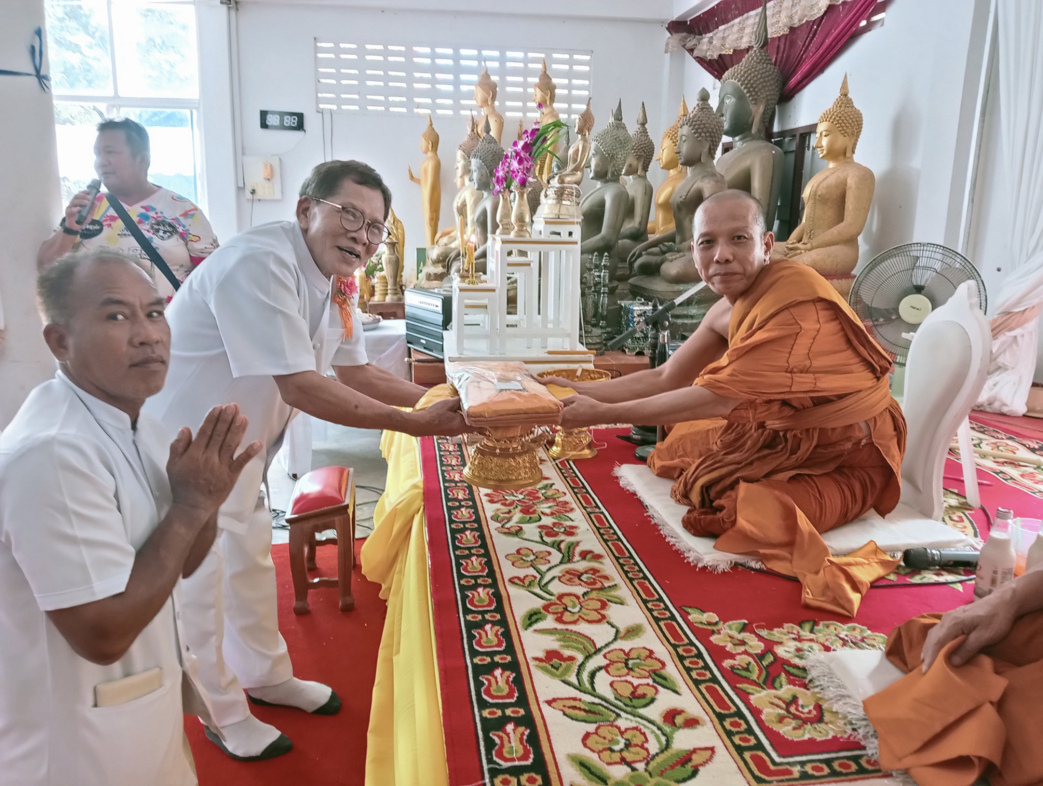 ภาพร่วมพิธีกรรมวัดหนองจอก