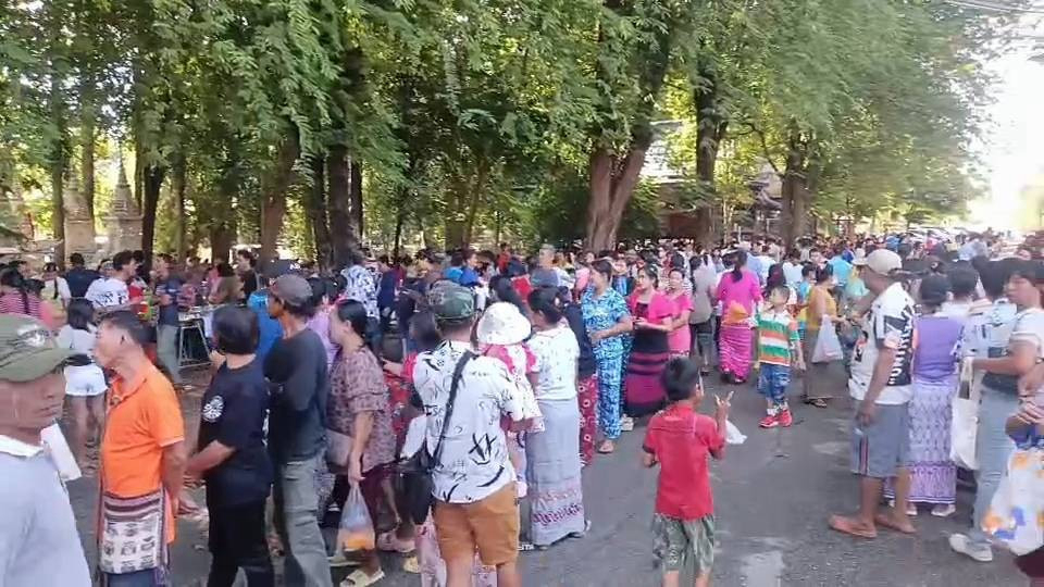 ภาพร่วมพิธีกรรมวัดท่าตะคร้อ