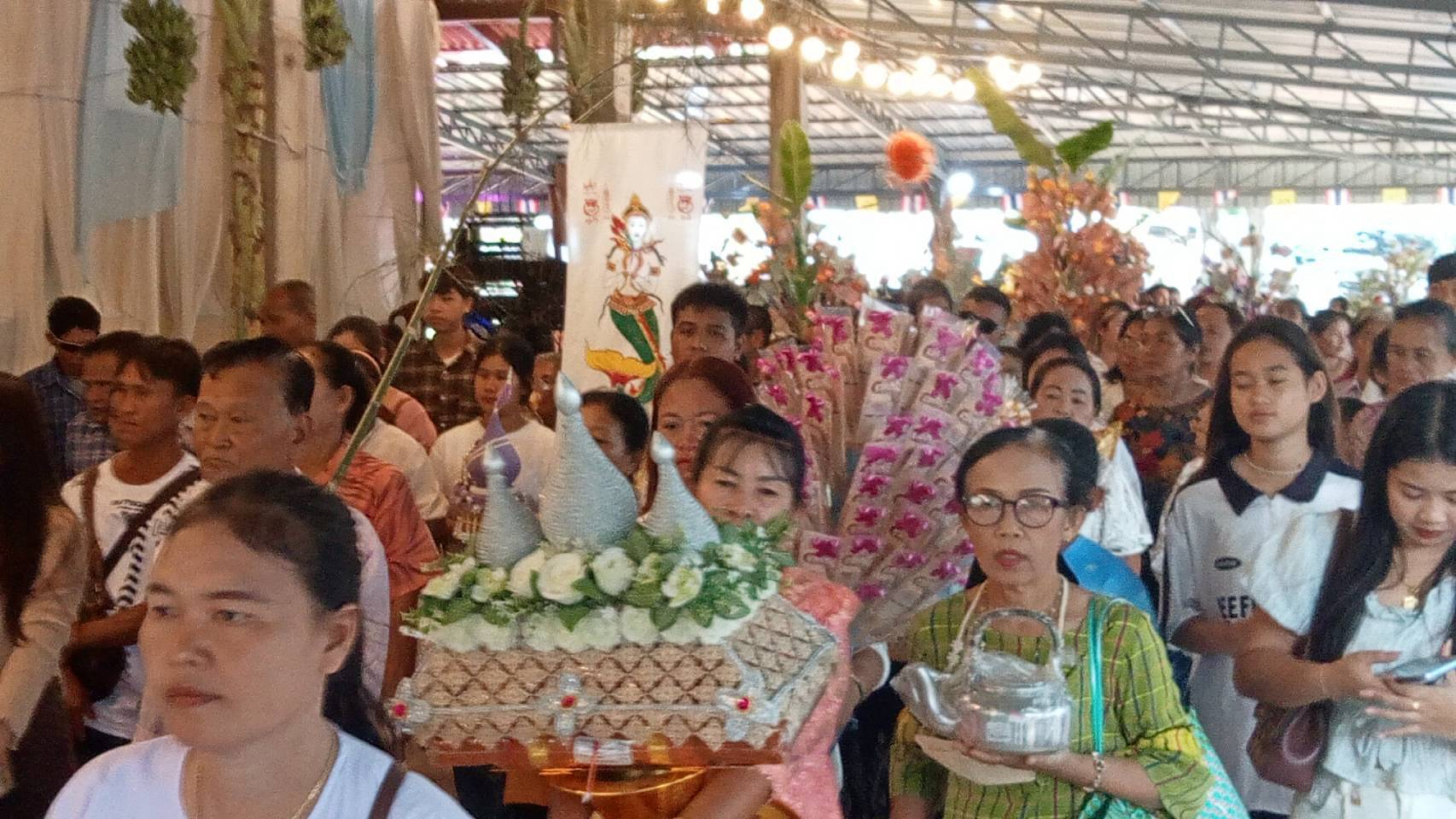 ภาพร่วมพิธีกรรมวัดบ่อทอง