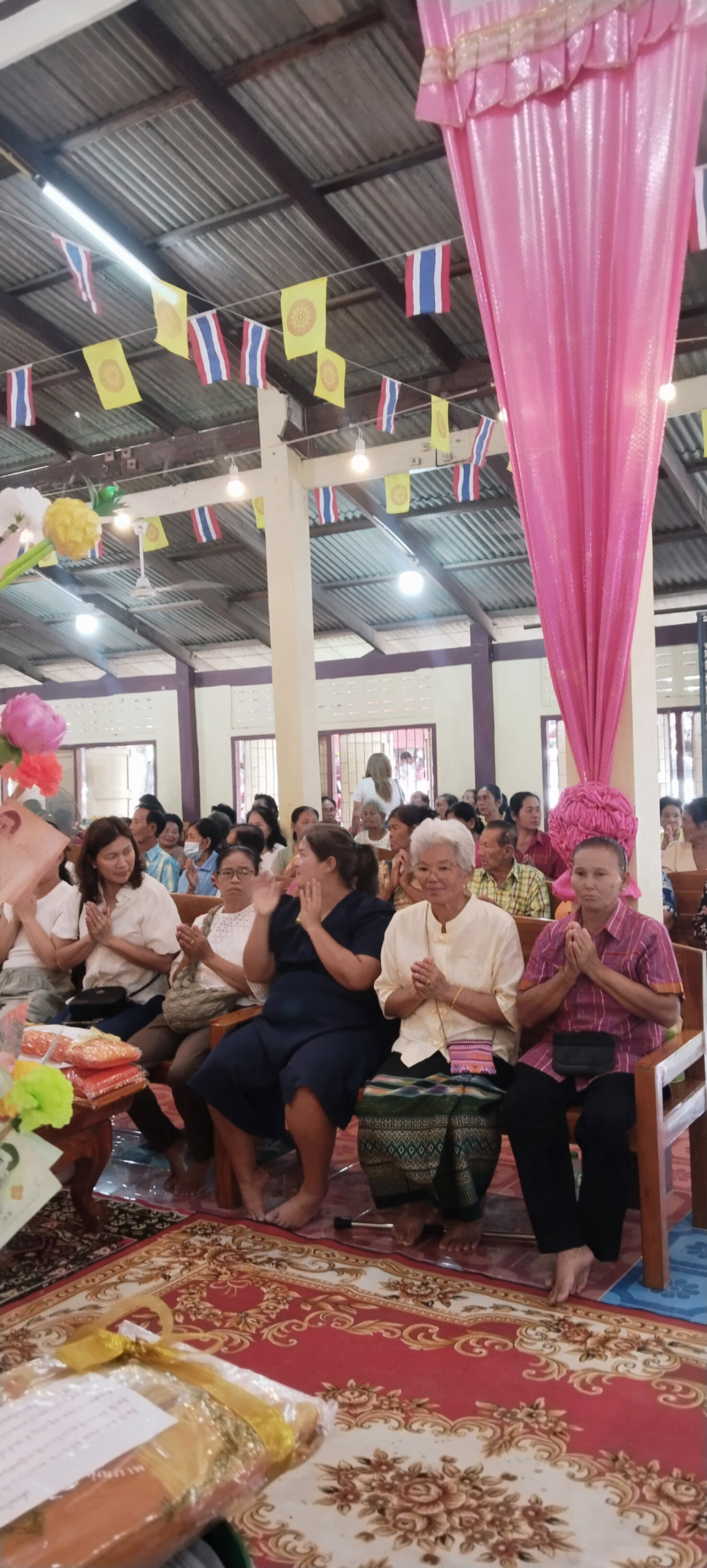 ภาพร่วมพิธีกรรมวัดสระกระเบื้อง