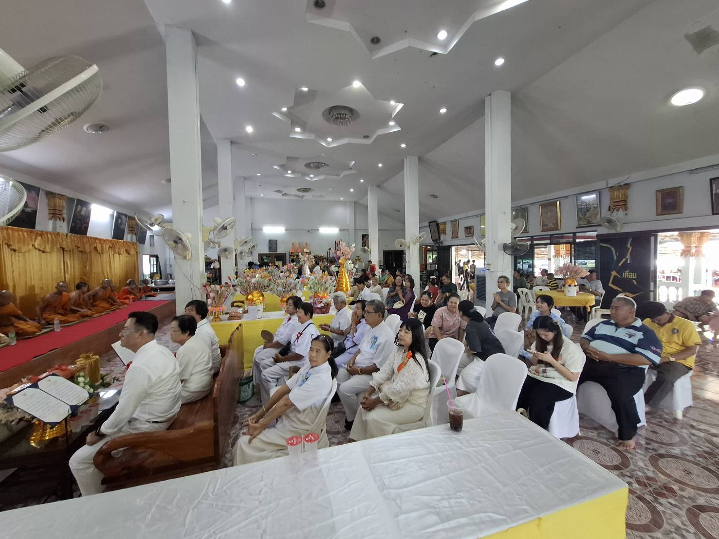 ภาพร่วมพิธีกรรมที่พักสงฆ์เขาขวางศรีวนาราม