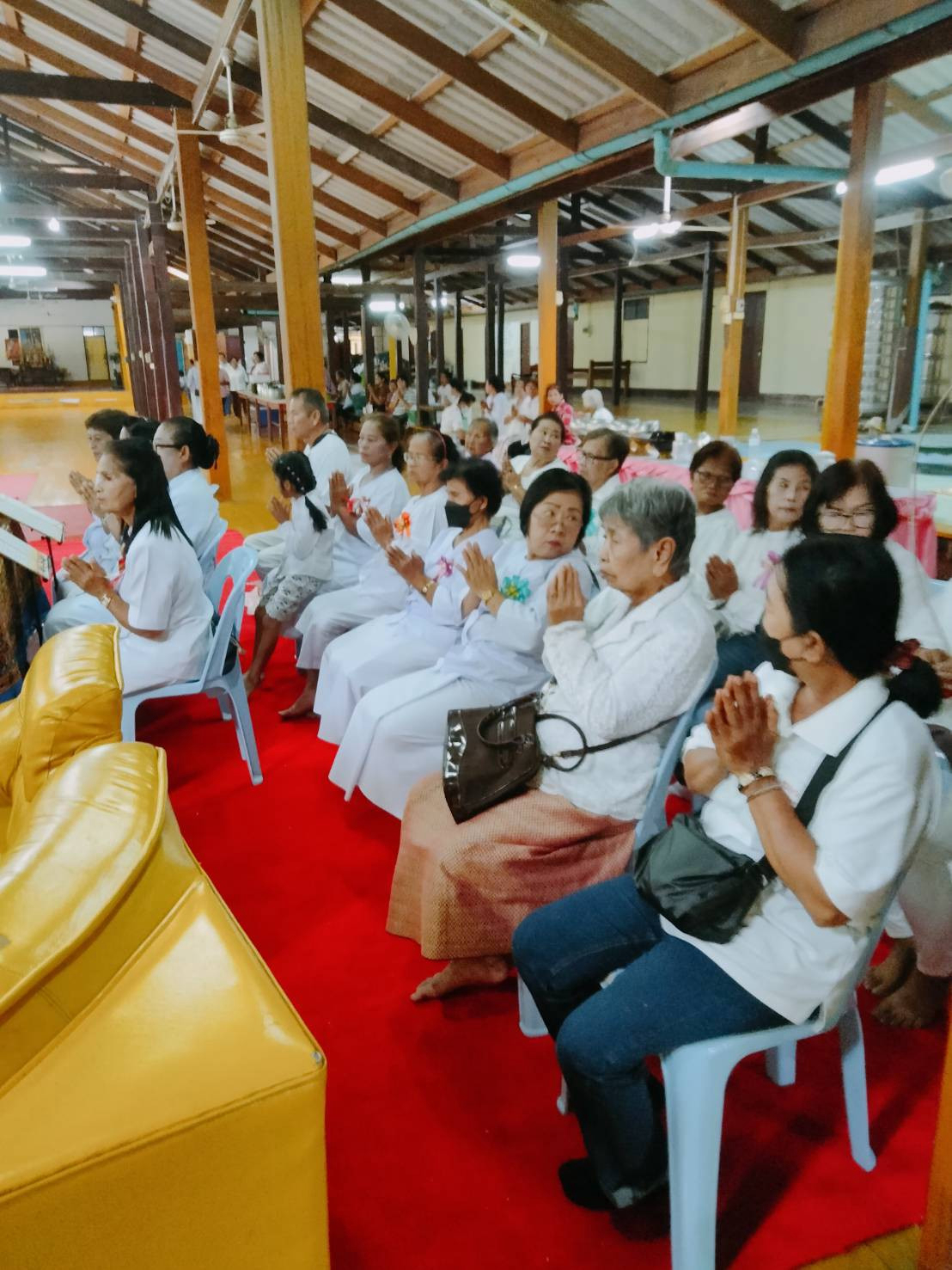 ภาพร่วมพิธีกรรมวัดห้วยเจริญ