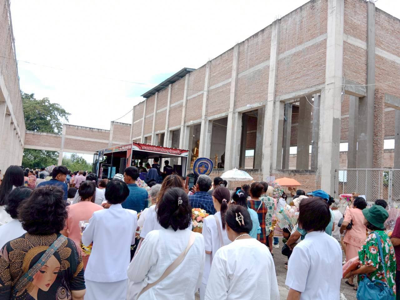 ภาพร่วมพิธีกรรมวัดรังษีนิมิต