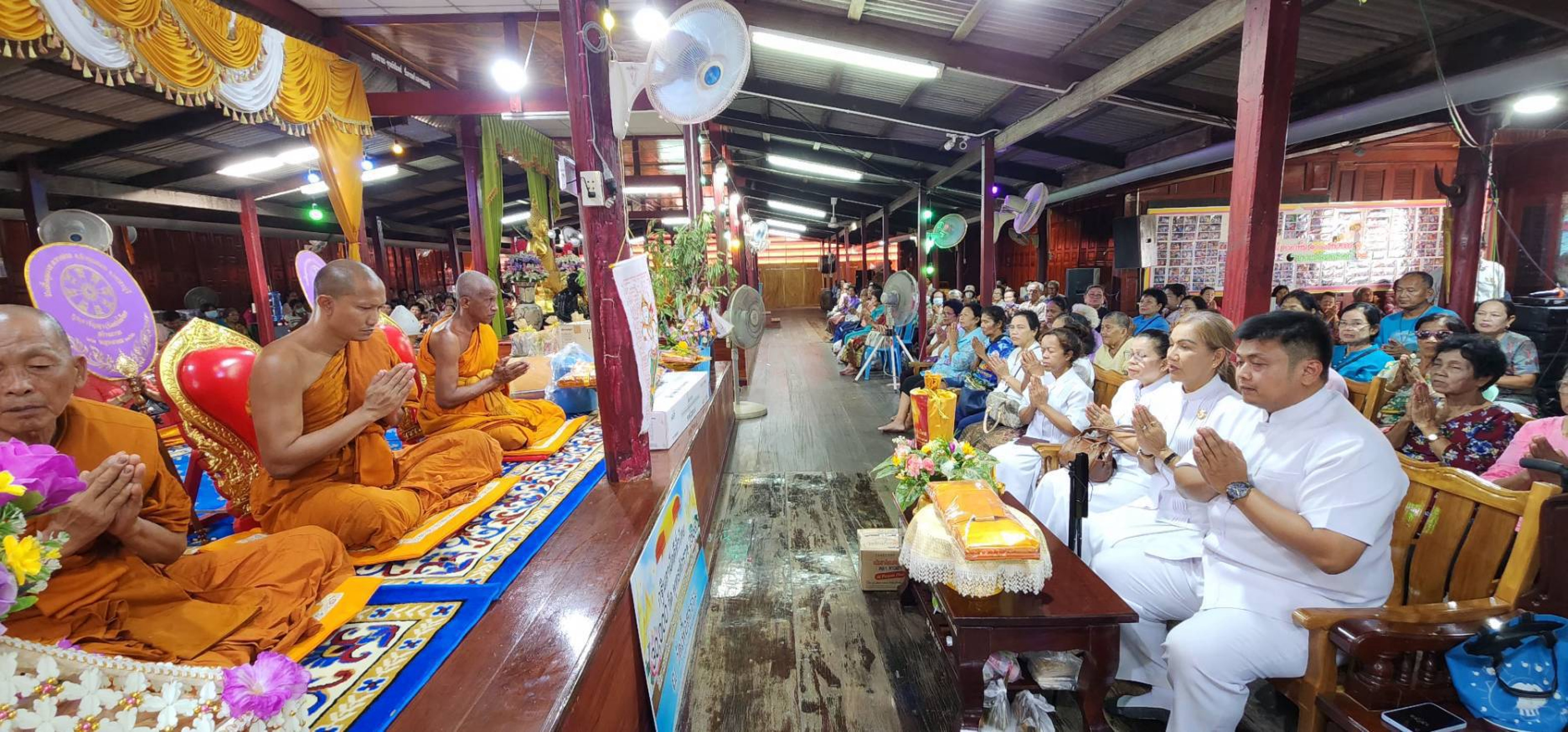 ภาพร่วมพิธีกรรมวัดเฟื้อสุธรรม