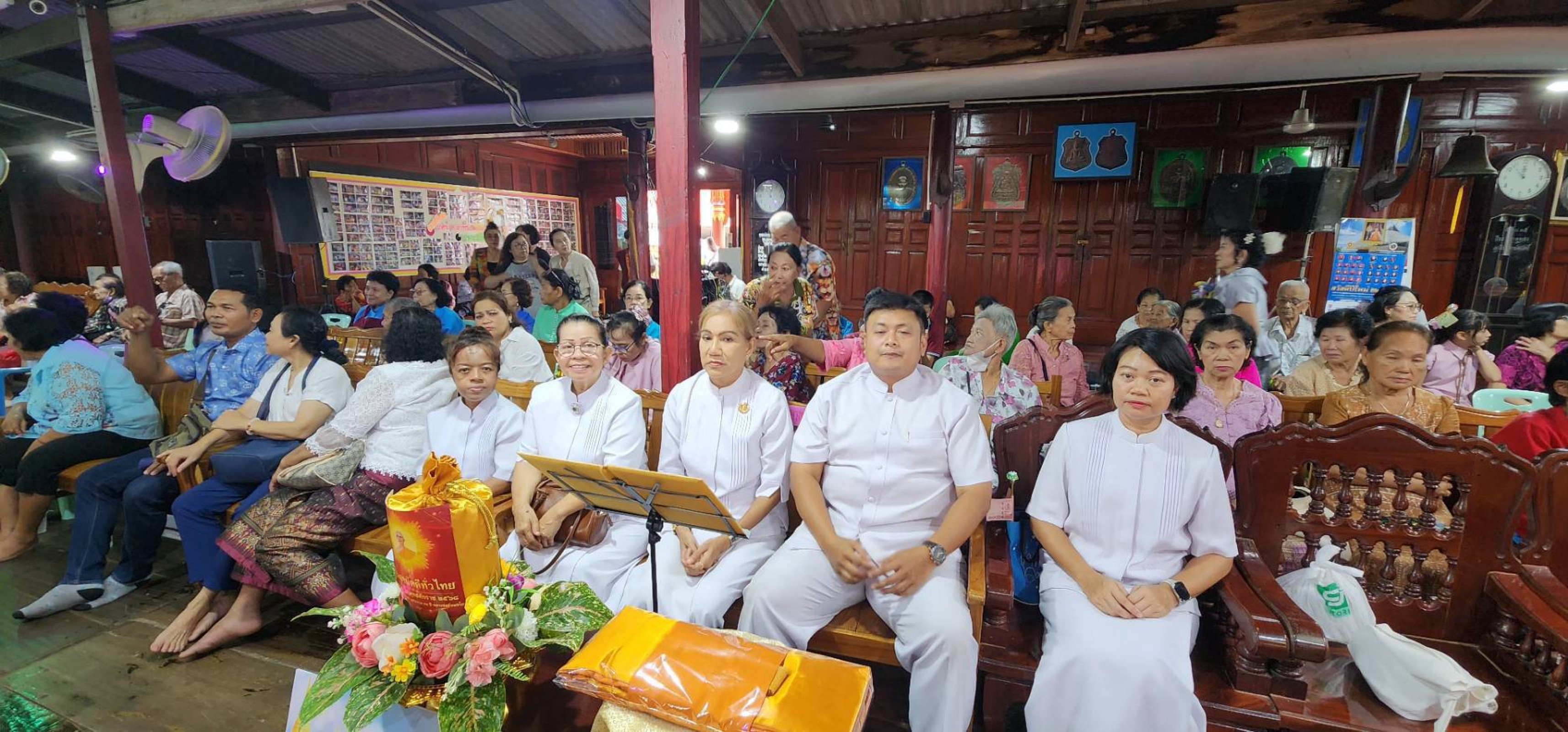 ภาพร่วมพิธีกรรมวัดเฟื้อสุธรรม