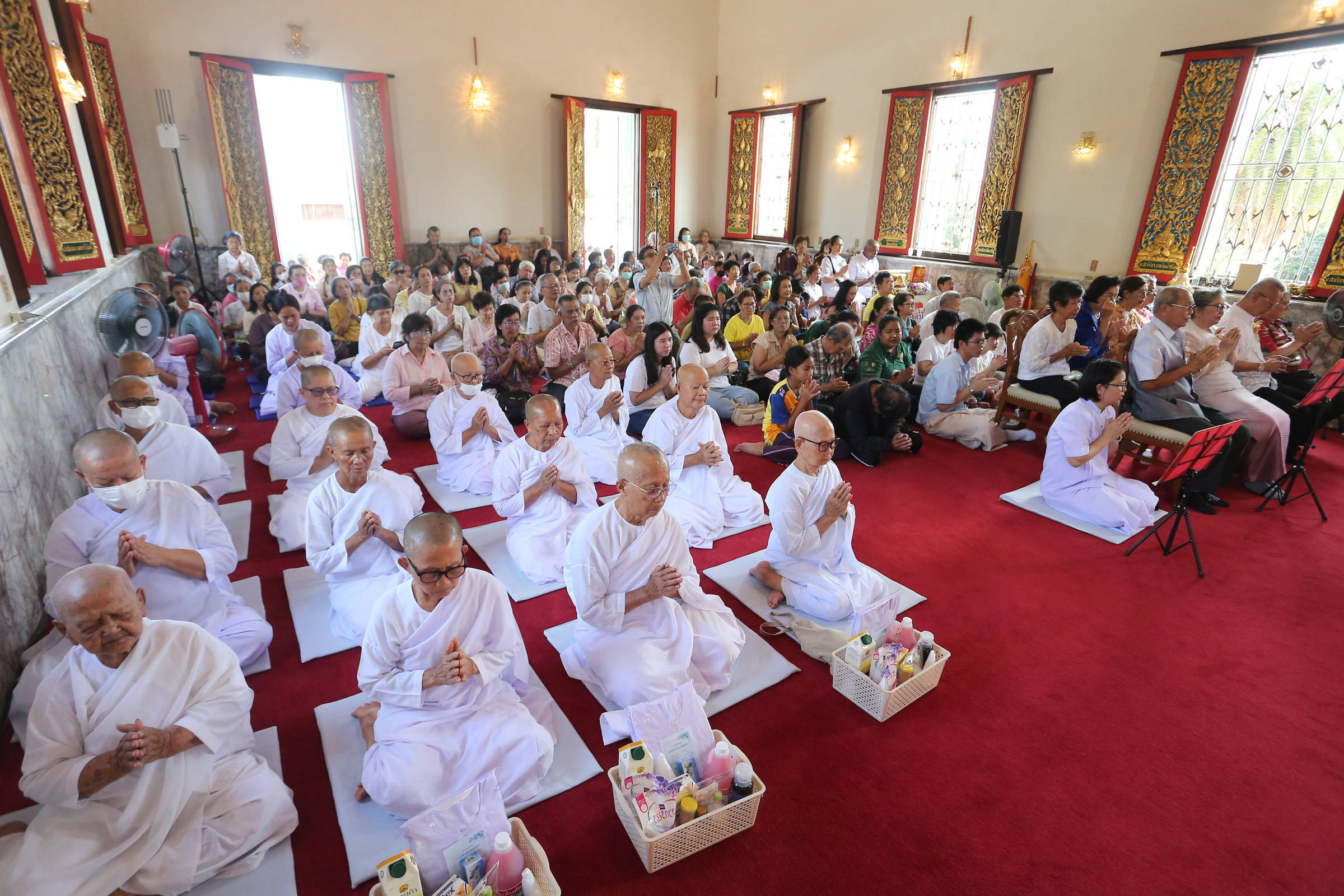 ภาพร่วมพิธีกรรมวัดสนามพราหมณ์