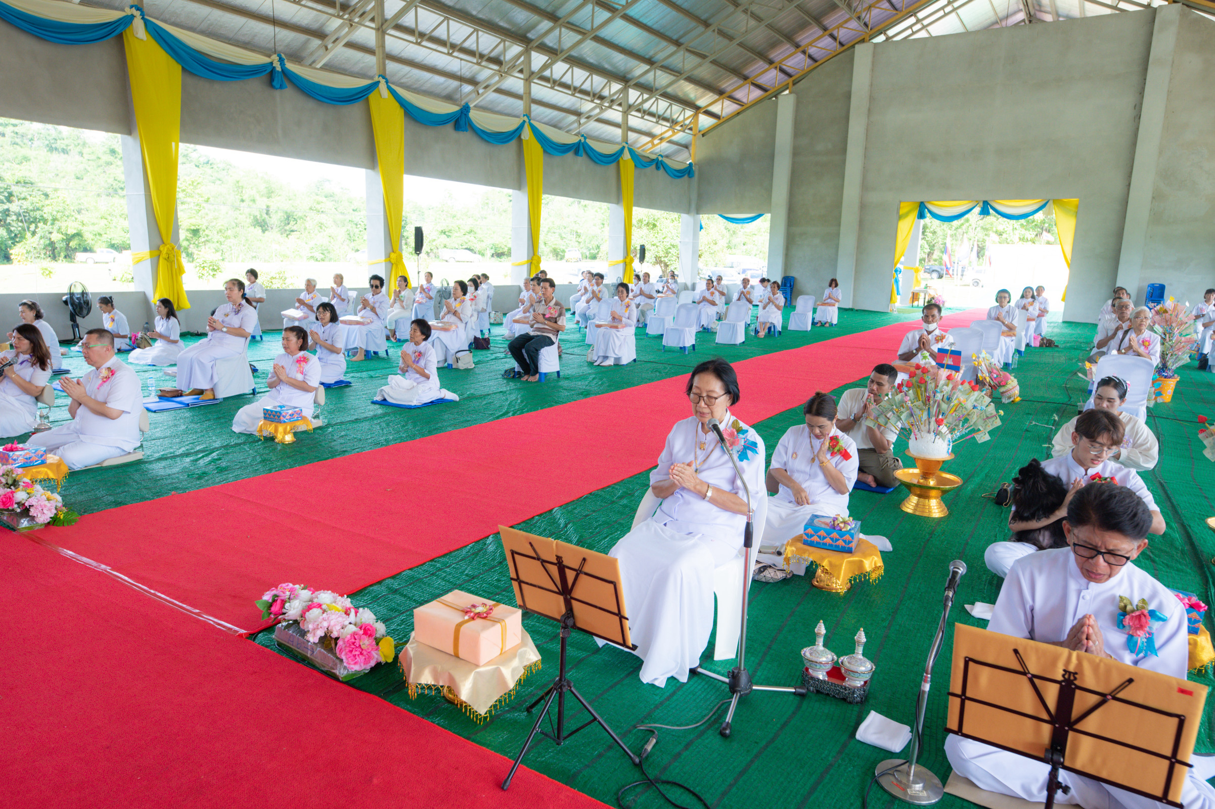 ภาพร่วมพิธีกรรมธุดงคสถานเขาย้อย เพชรบุรี