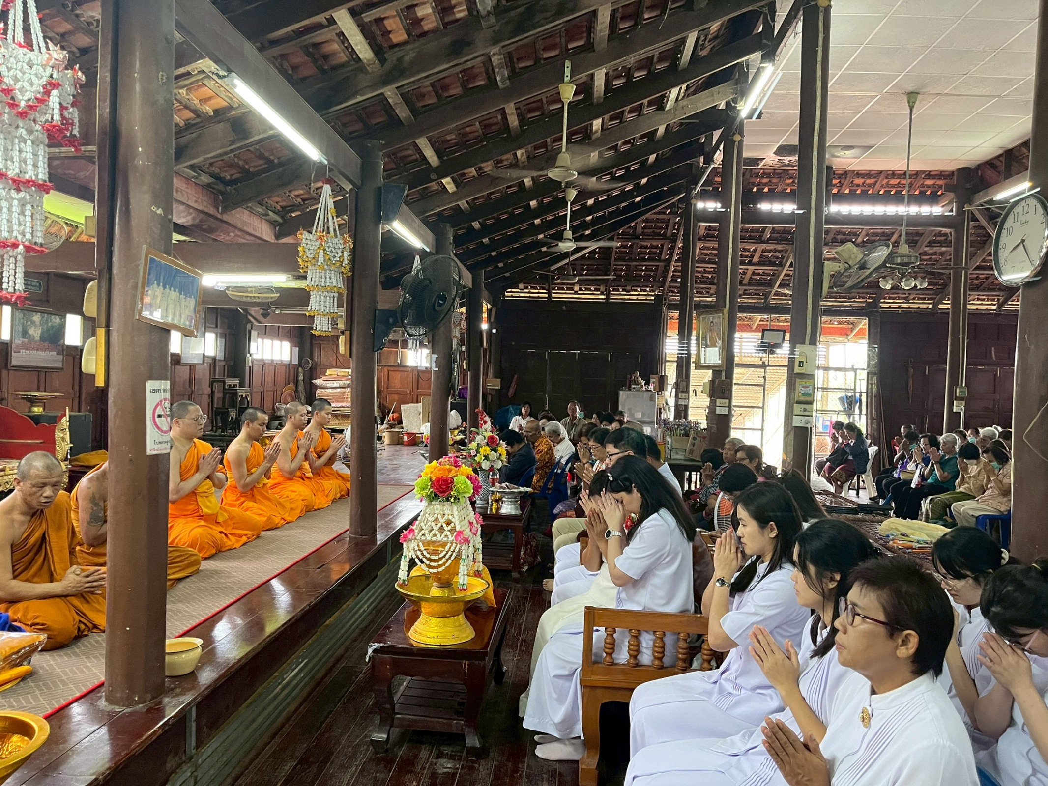 ภาพร่วมพิธีกรรมวัดวิหารโบสถ์