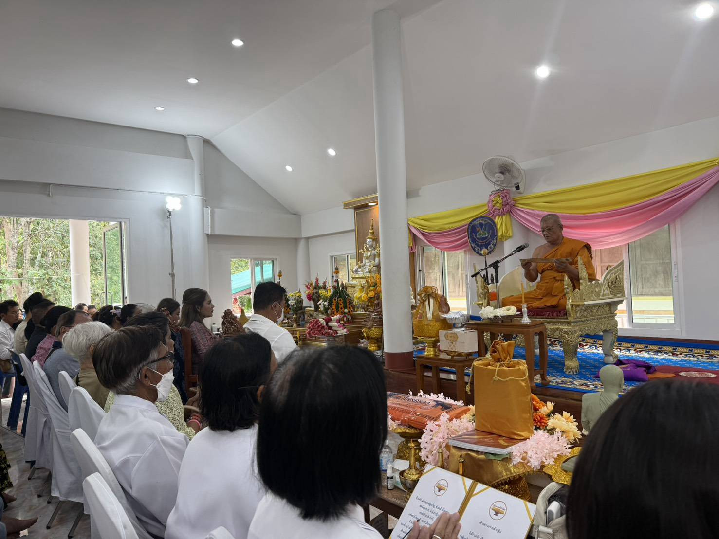 ภาพร่วมพิธีกรรมสำนักสงฆ์พุทธอุทยานบ้านพุตูม