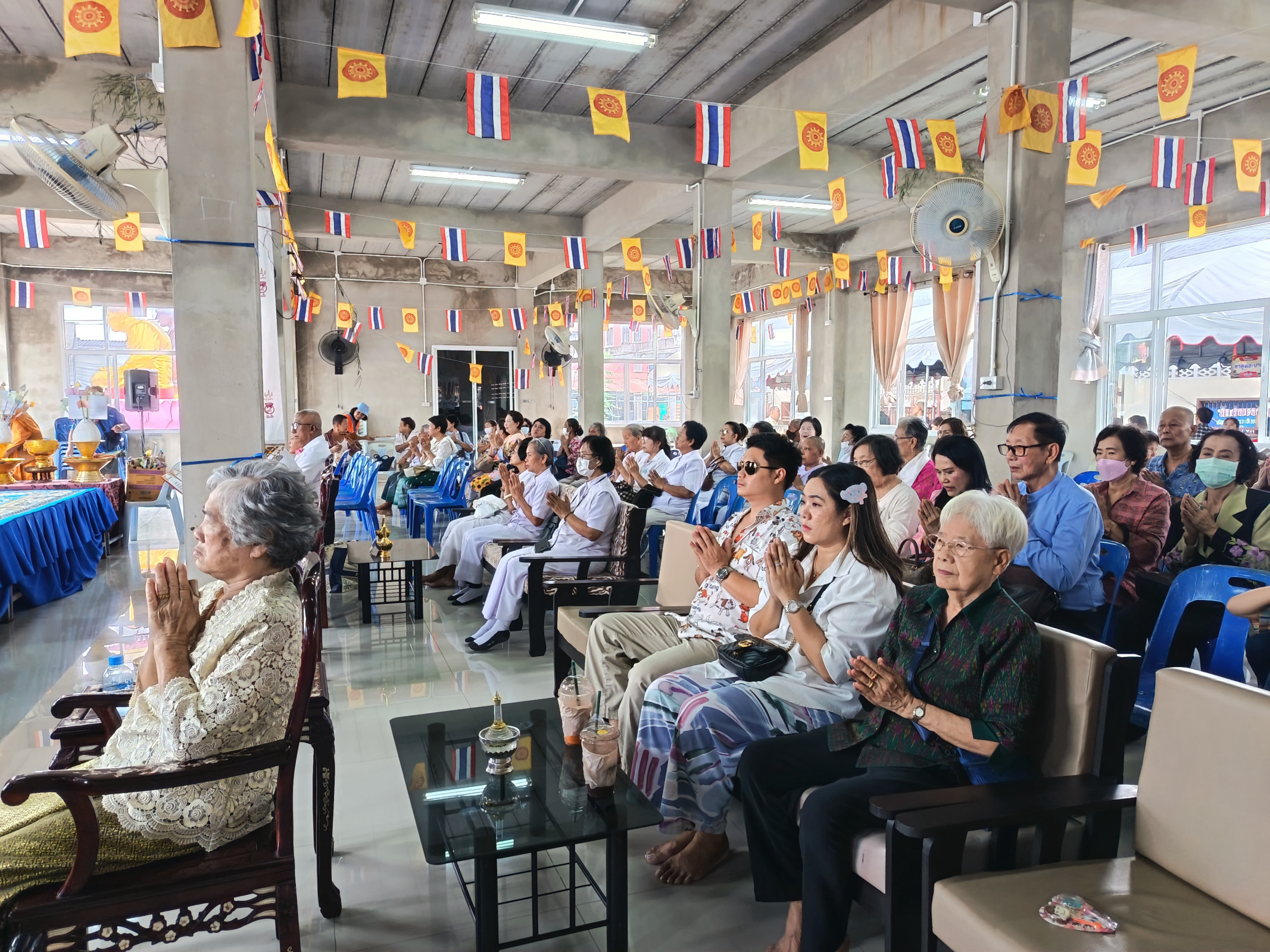 ภาพร่วมพิธีกรรมวัดธ่อเจริญธรรม