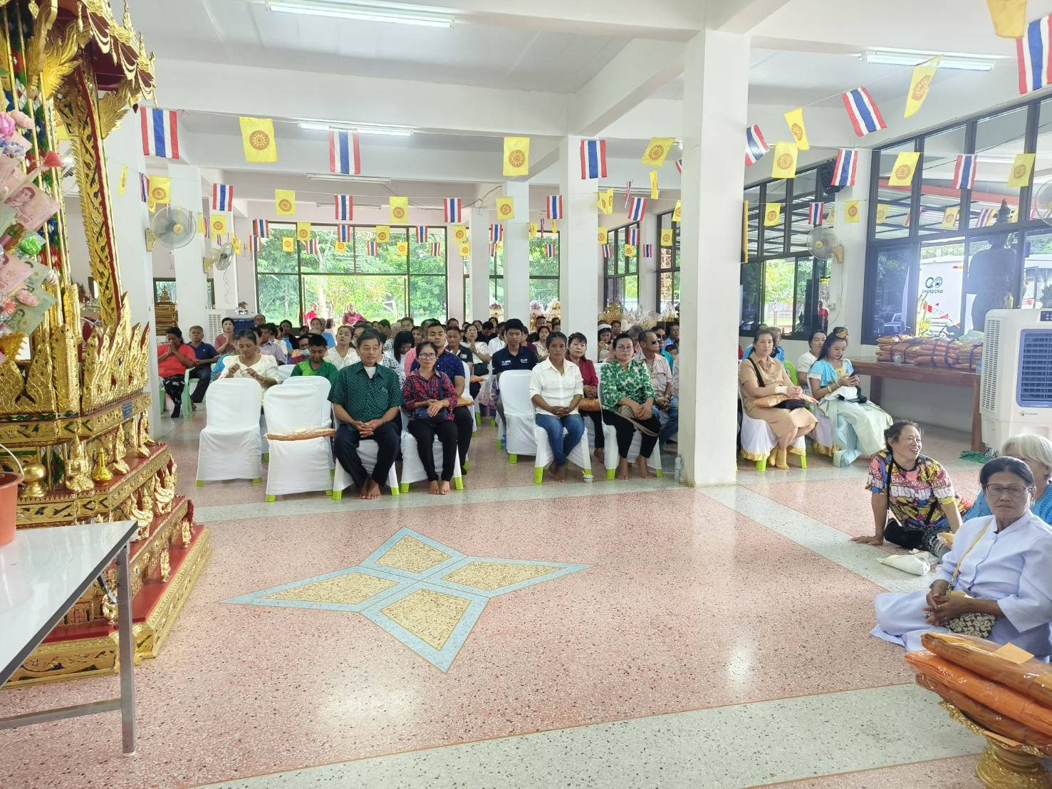 ภาพร่วมพิธีกรรมวัดหินดาด