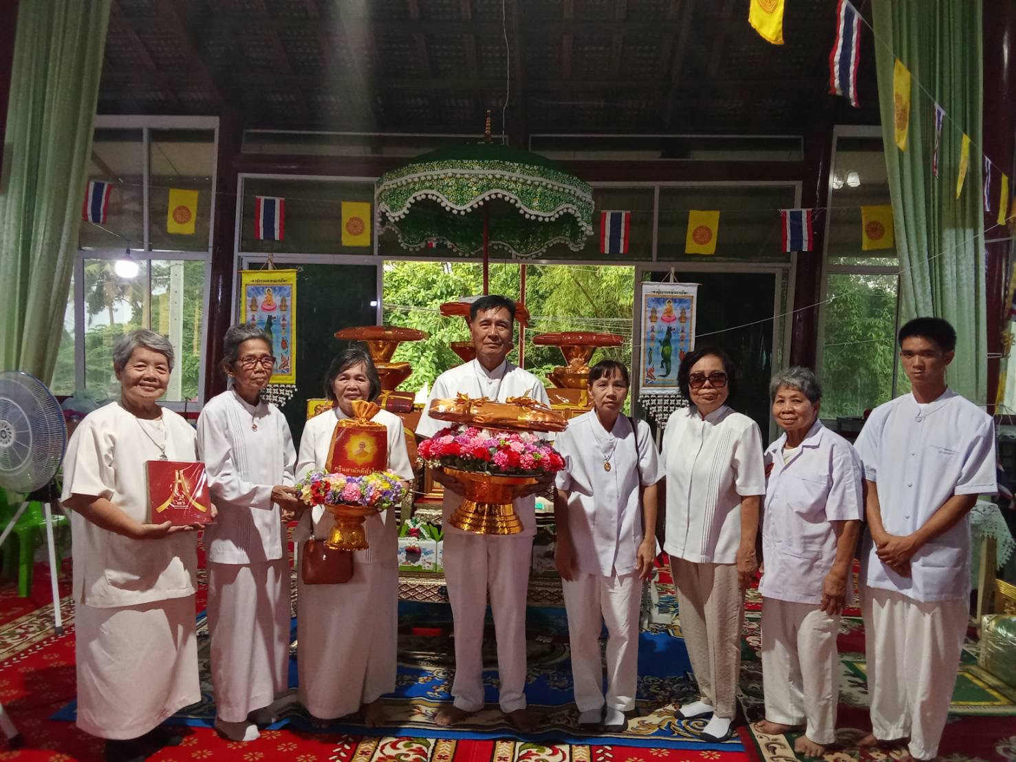 ภาพร่วมขบวนกฐินวัดเกาะลอยอุดมเอกธาราม