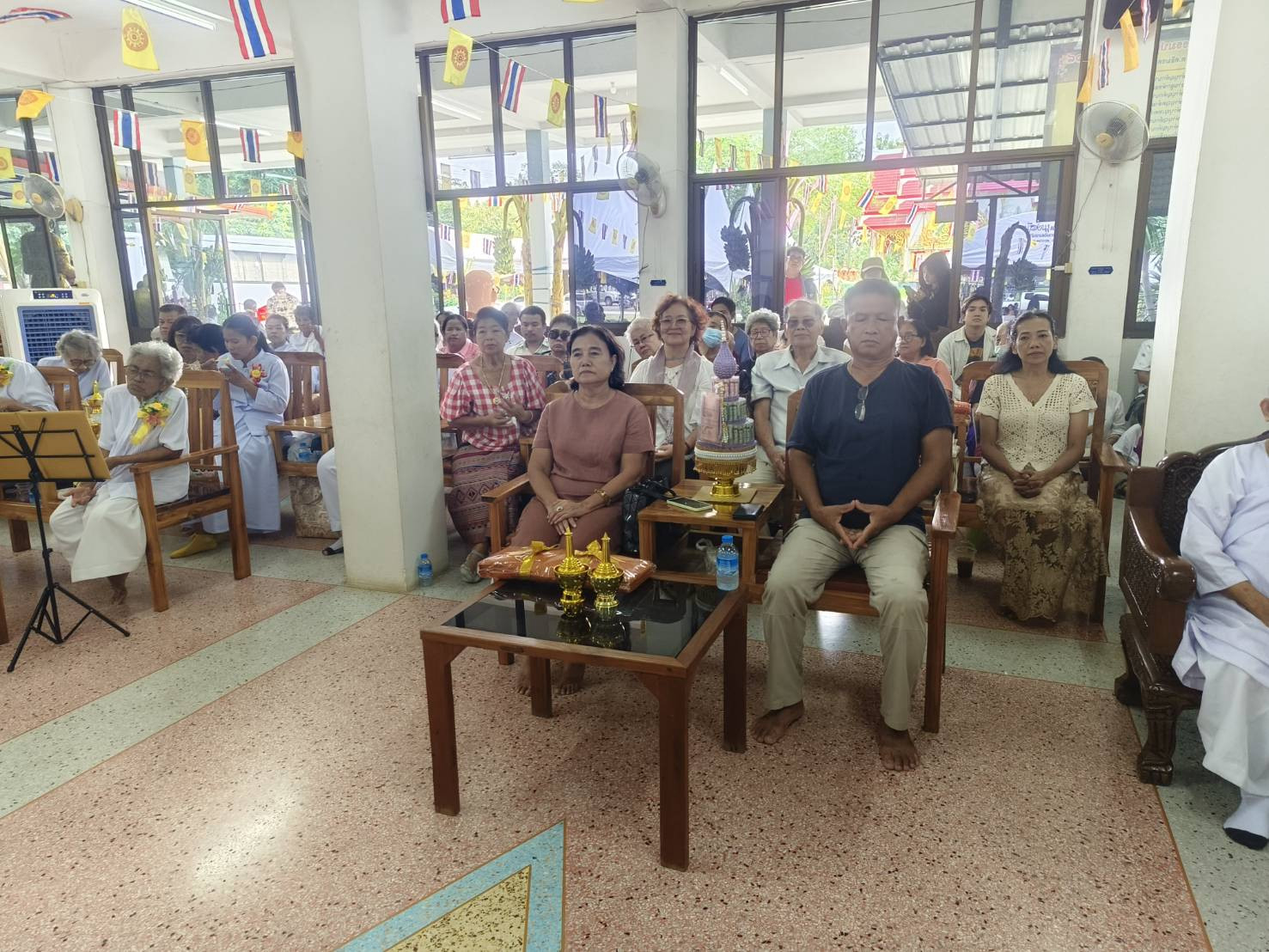 ภาพร่วมพิธีกรรมวัดหินดาด