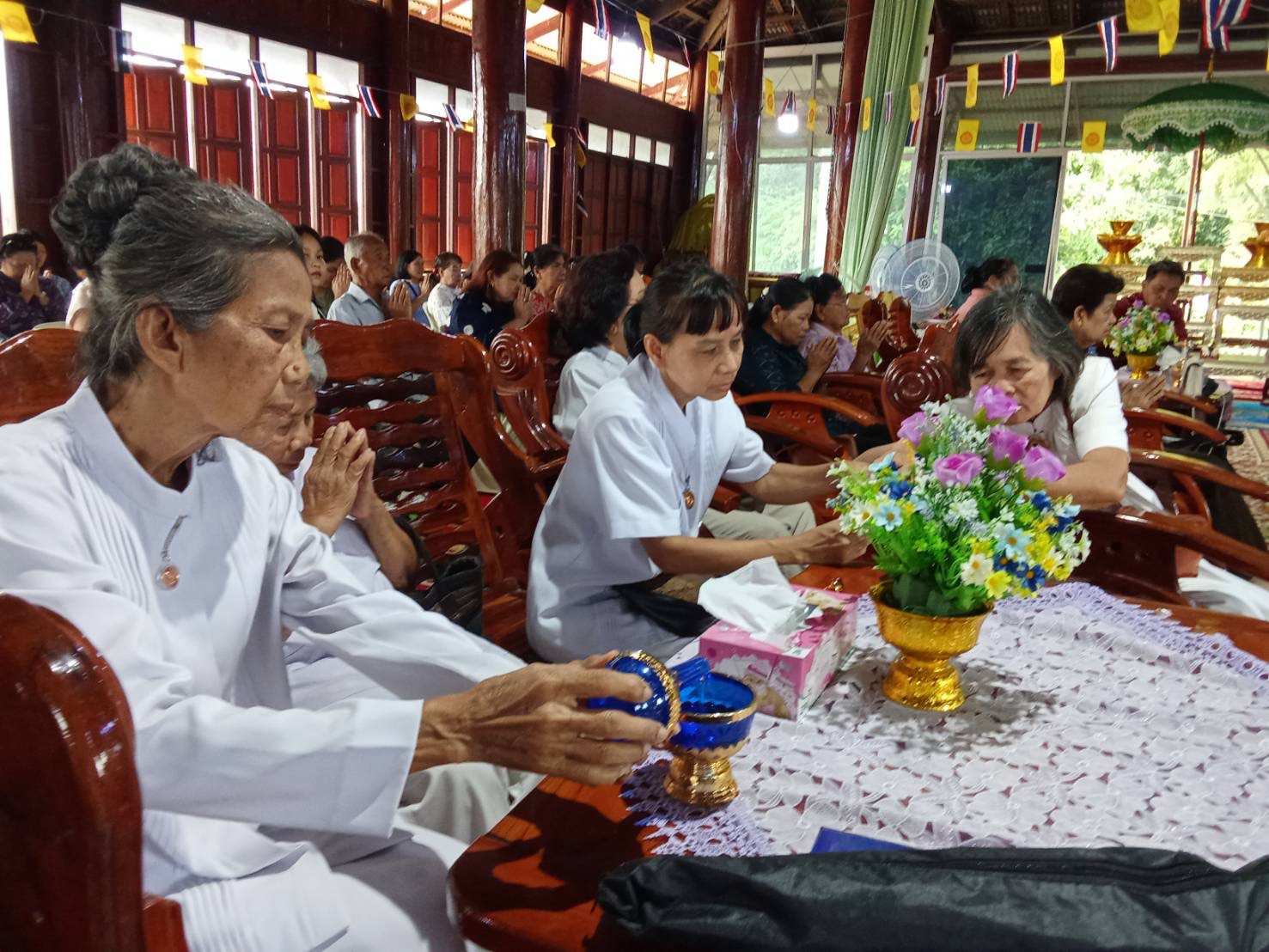 ภาพร่วมพิธีกรรมวัดเกาะลอยอุดมเอกธาราม