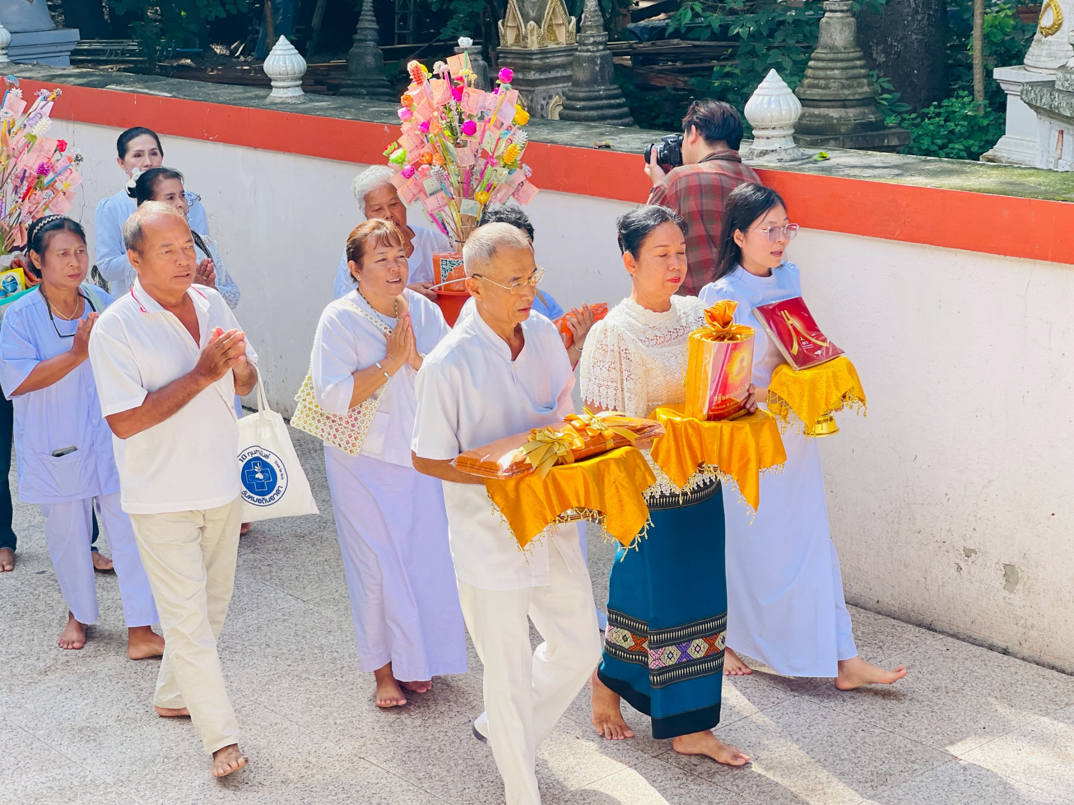 ภาพร่วมพิธีกรรมวัดป่าไผ่