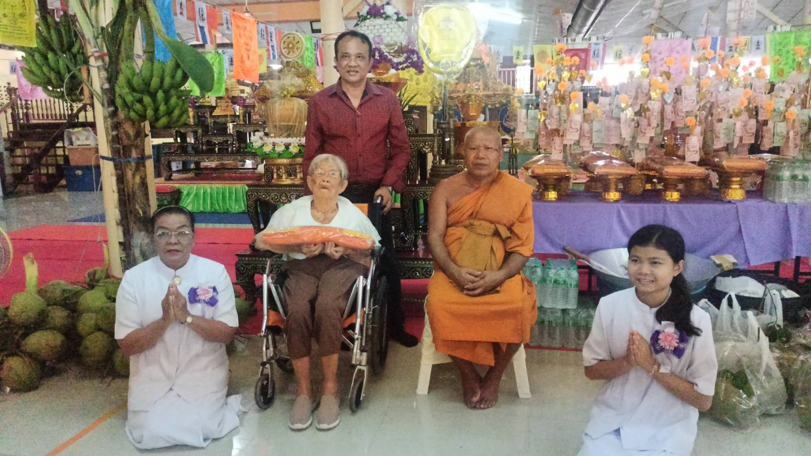 ภาพร่วมพิธีกรรมวัดแหลมทอง