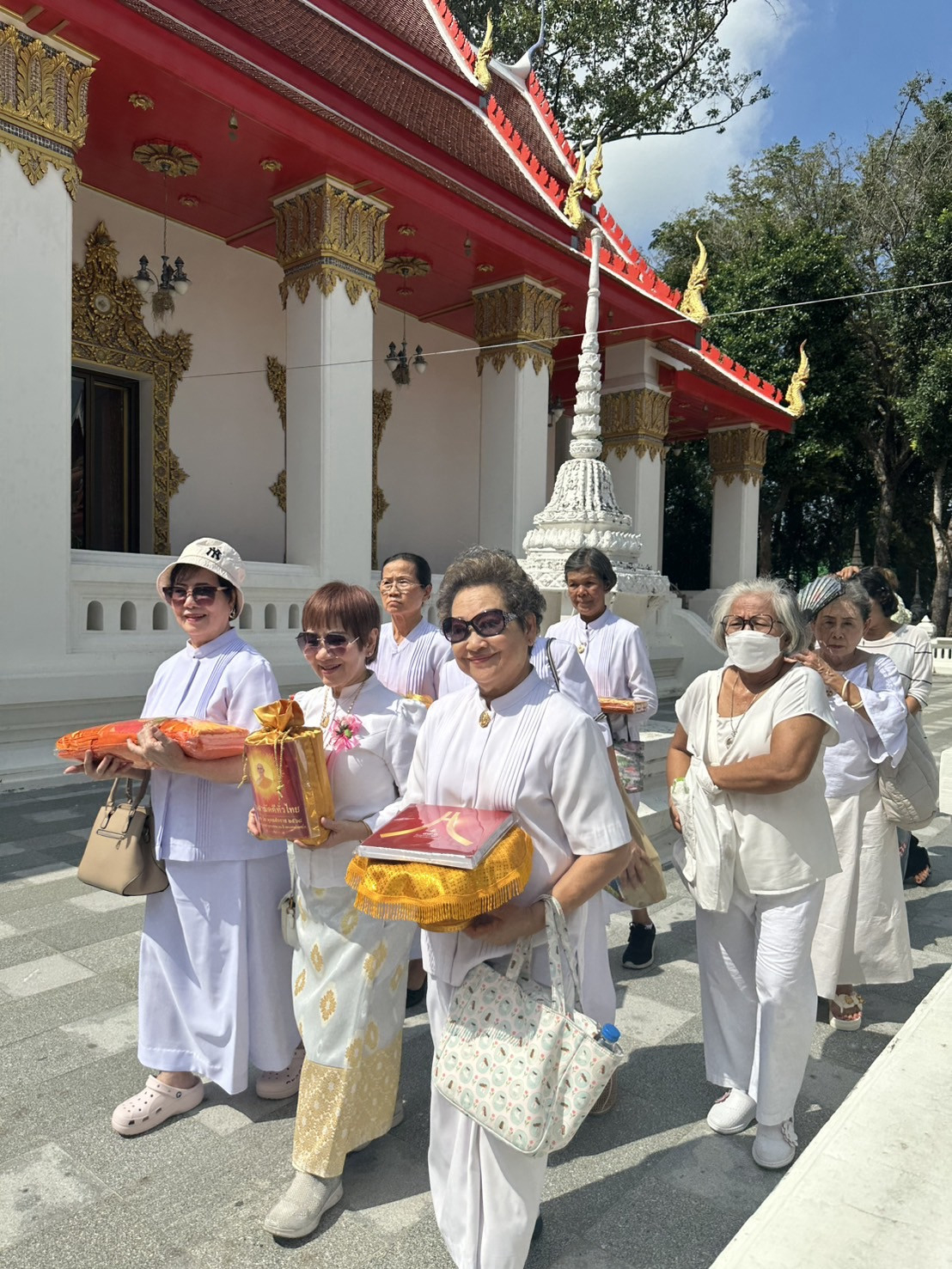 ภาพร่วมขบวนกฐินวัดสมถะ