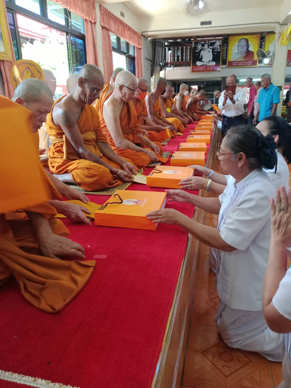 ภาพร่วมพิธีกรรมวัดท่าราบ