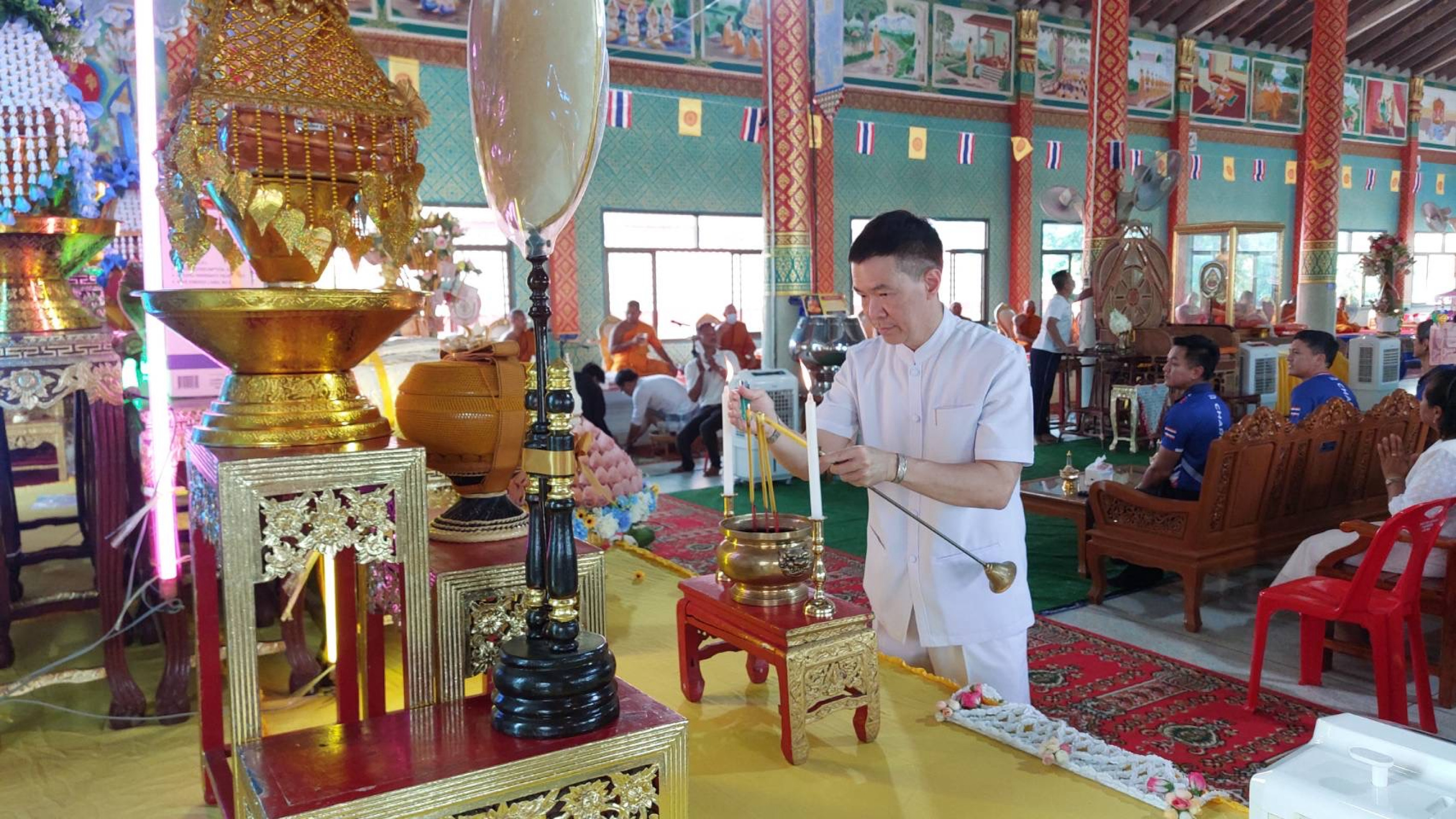 ภาพร่วมพิธีกรรมวัดอ้ออีเขียว