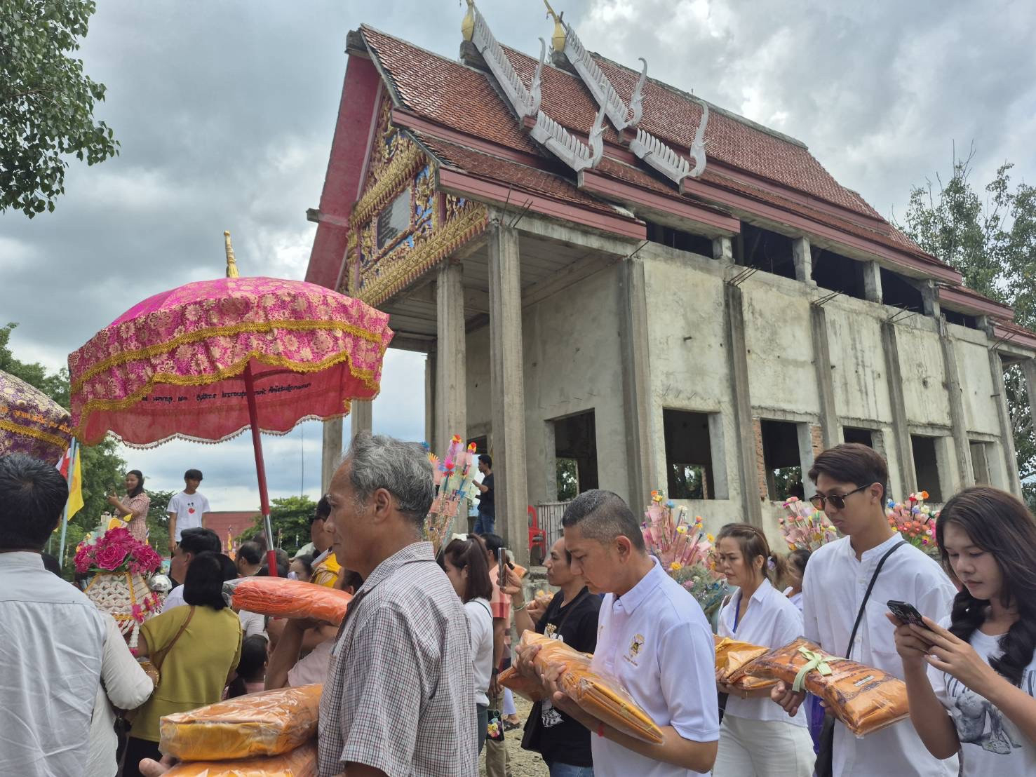 ภาพร่วมพิธีกรรมวัดลานคาสุทธาวาส