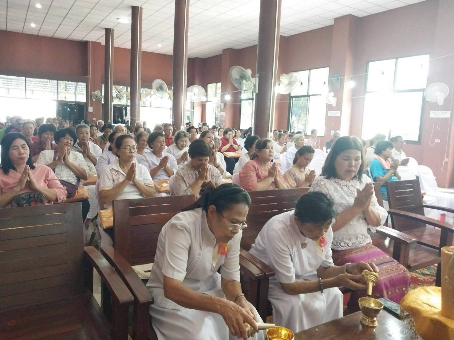 ภาพร่วมพิธีกรรมวัดประชุมพลแสน
