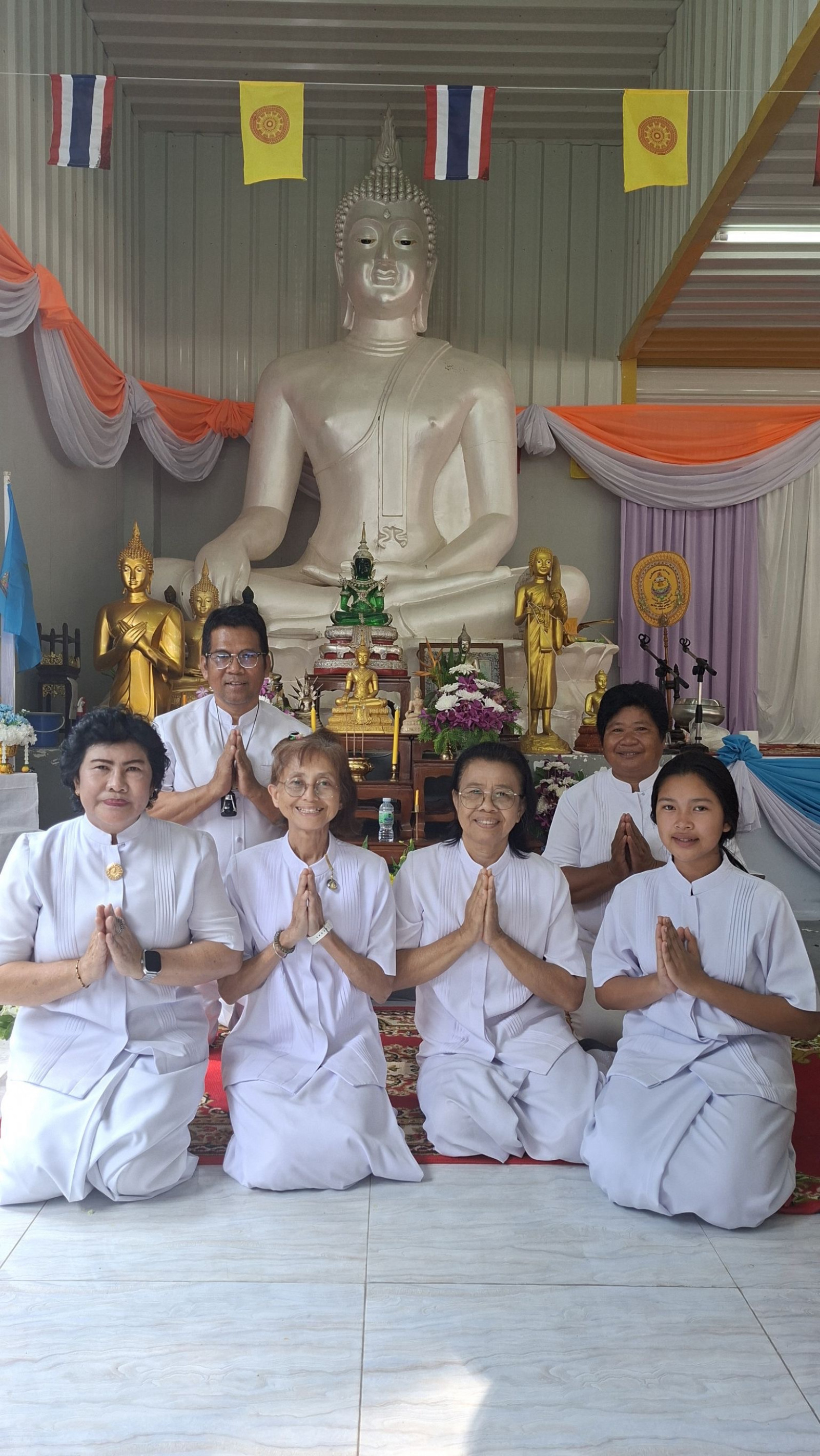 ภาพร่วมพิธีกรรมวัดธรรมประทีป