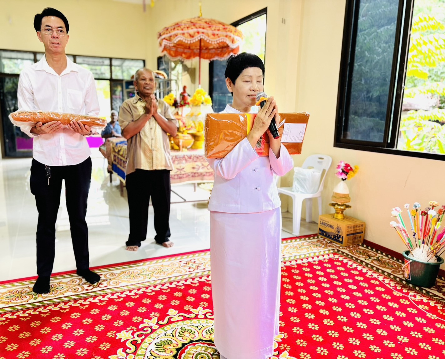 ภาพร่วมพิธีกรรมวัดหนองกระทุ่ม
