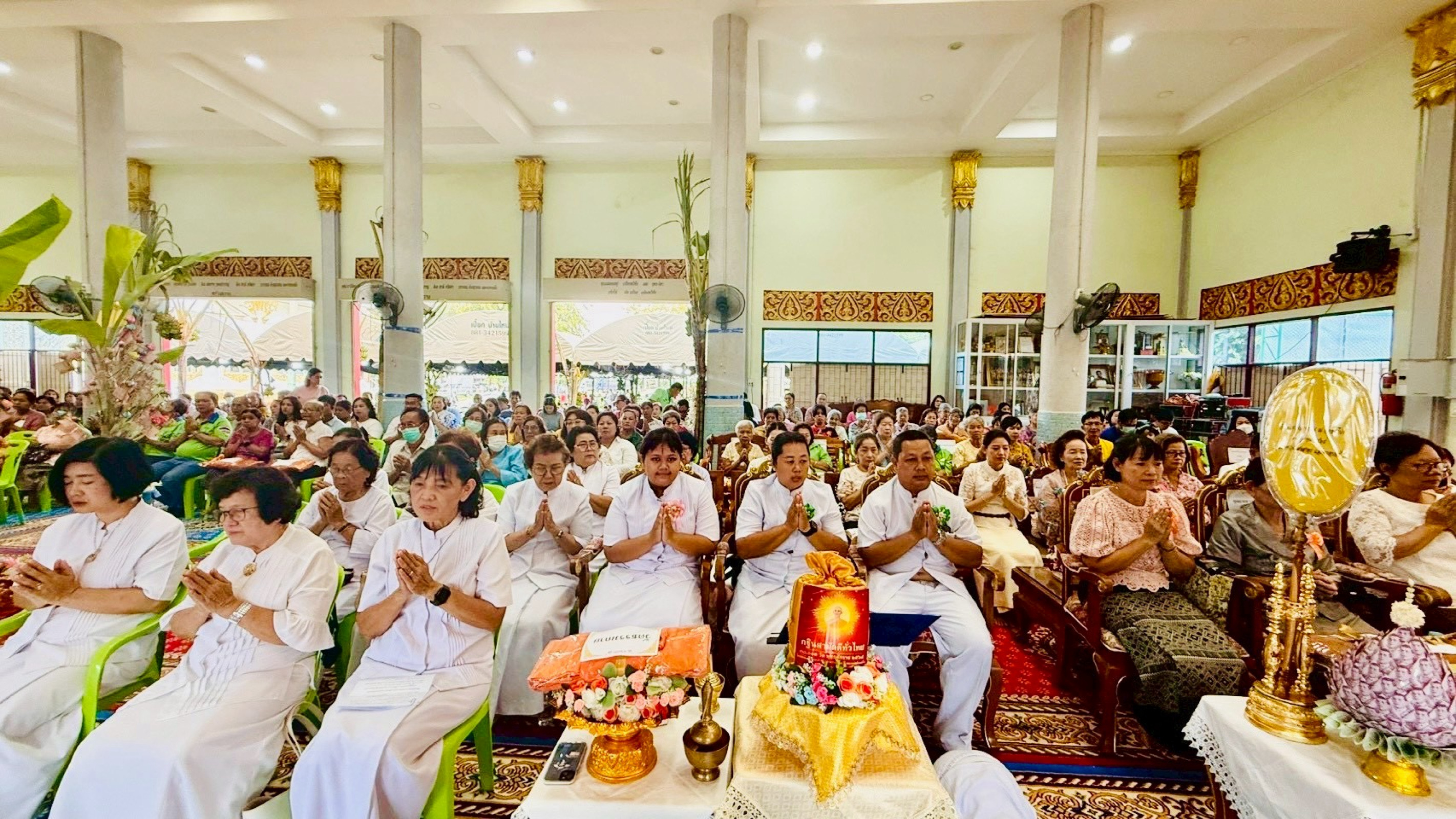 ภาพร่วมพิธีกรรมวัดหัวโป่ง