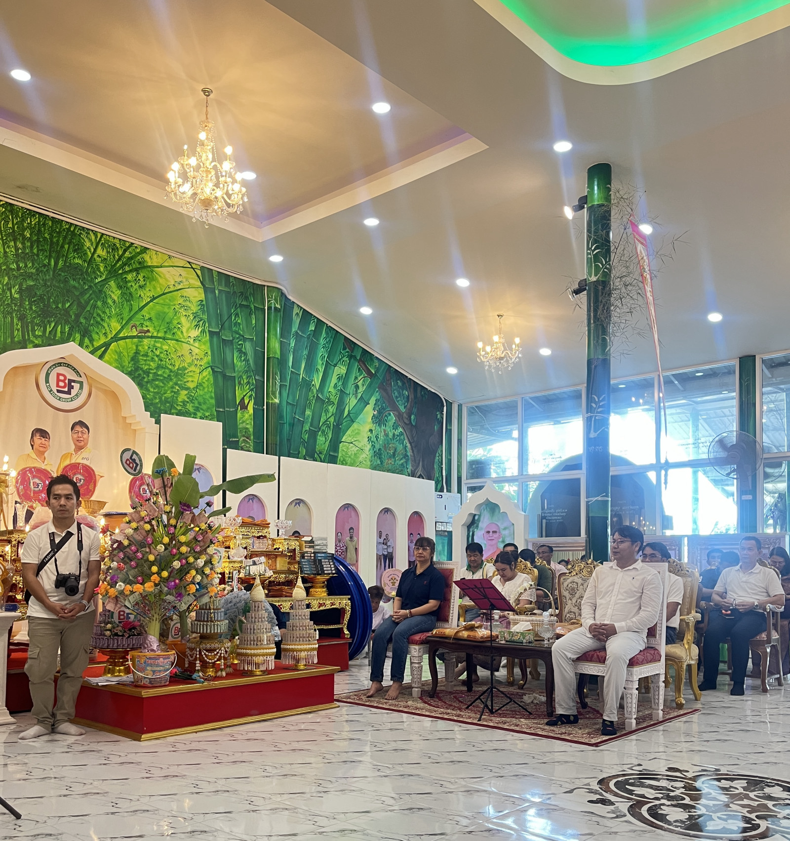 ภาพร่วมพิธีกรรมวัดหินกอง