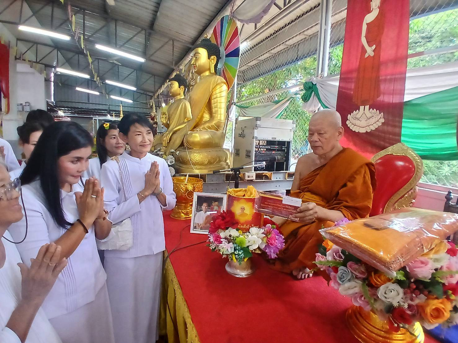 ภาพร่วมพิธีกรรมวัดท่าเรือ