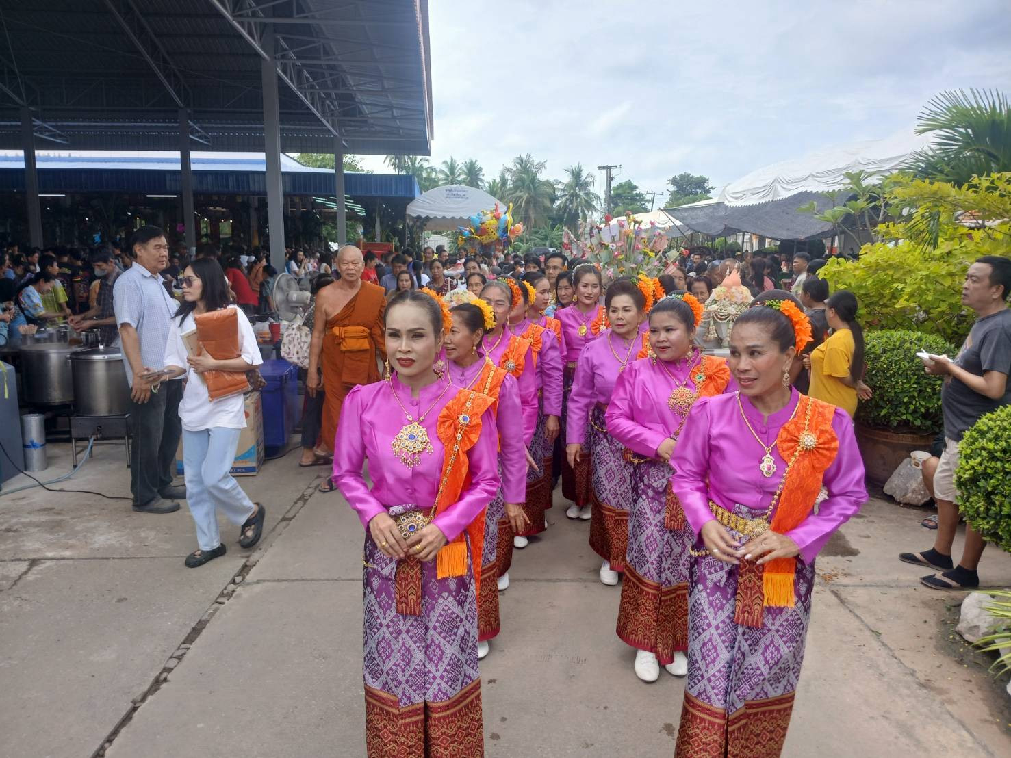ภาพร่วมพิธีกรรมวัดท่าเรือ