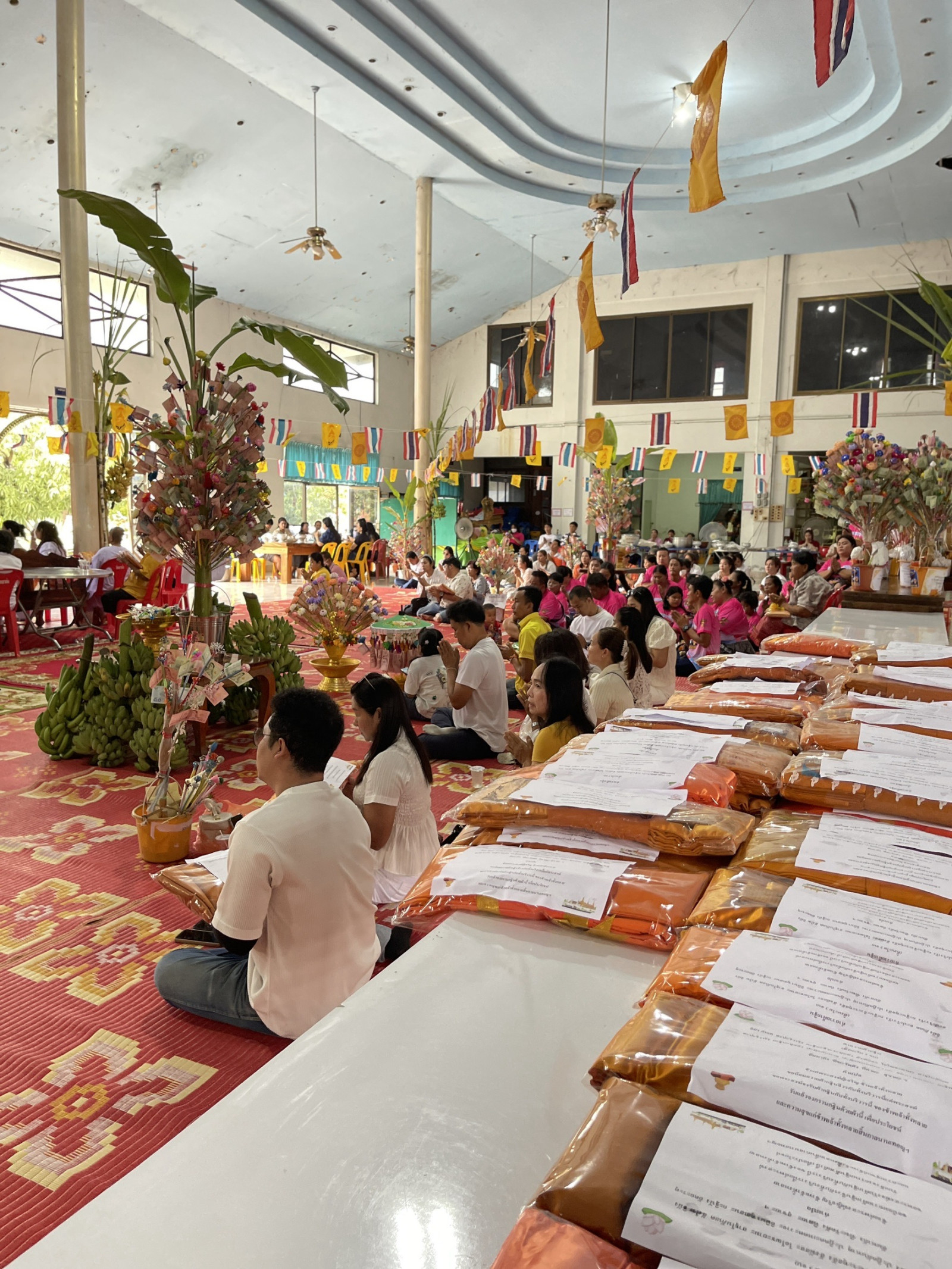 ภาพร่วมพิธีกรรมวัดเขาส้ม