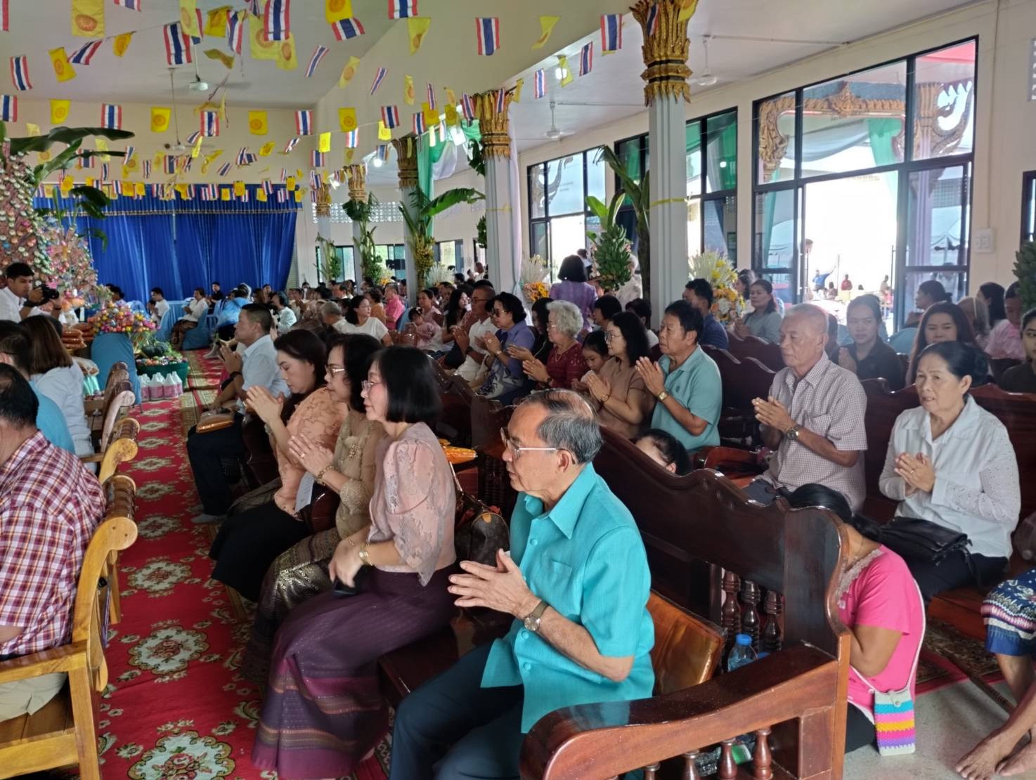 ภาพร่วมพิธีกรรมวัดดอนตลุง